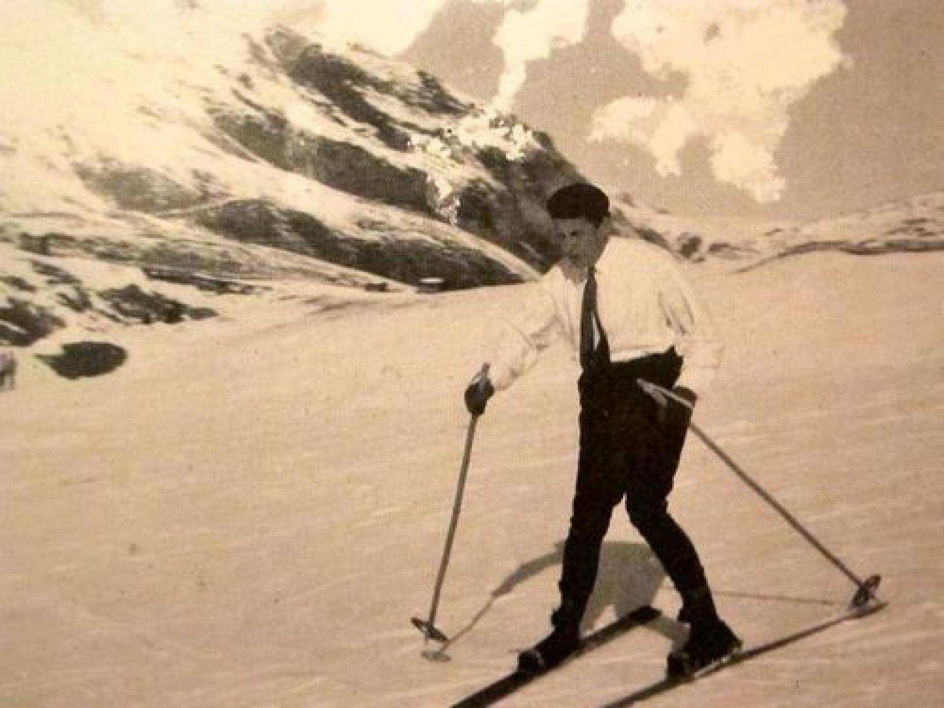 Walter Gropius enjoying the ride | Photo via daw architects