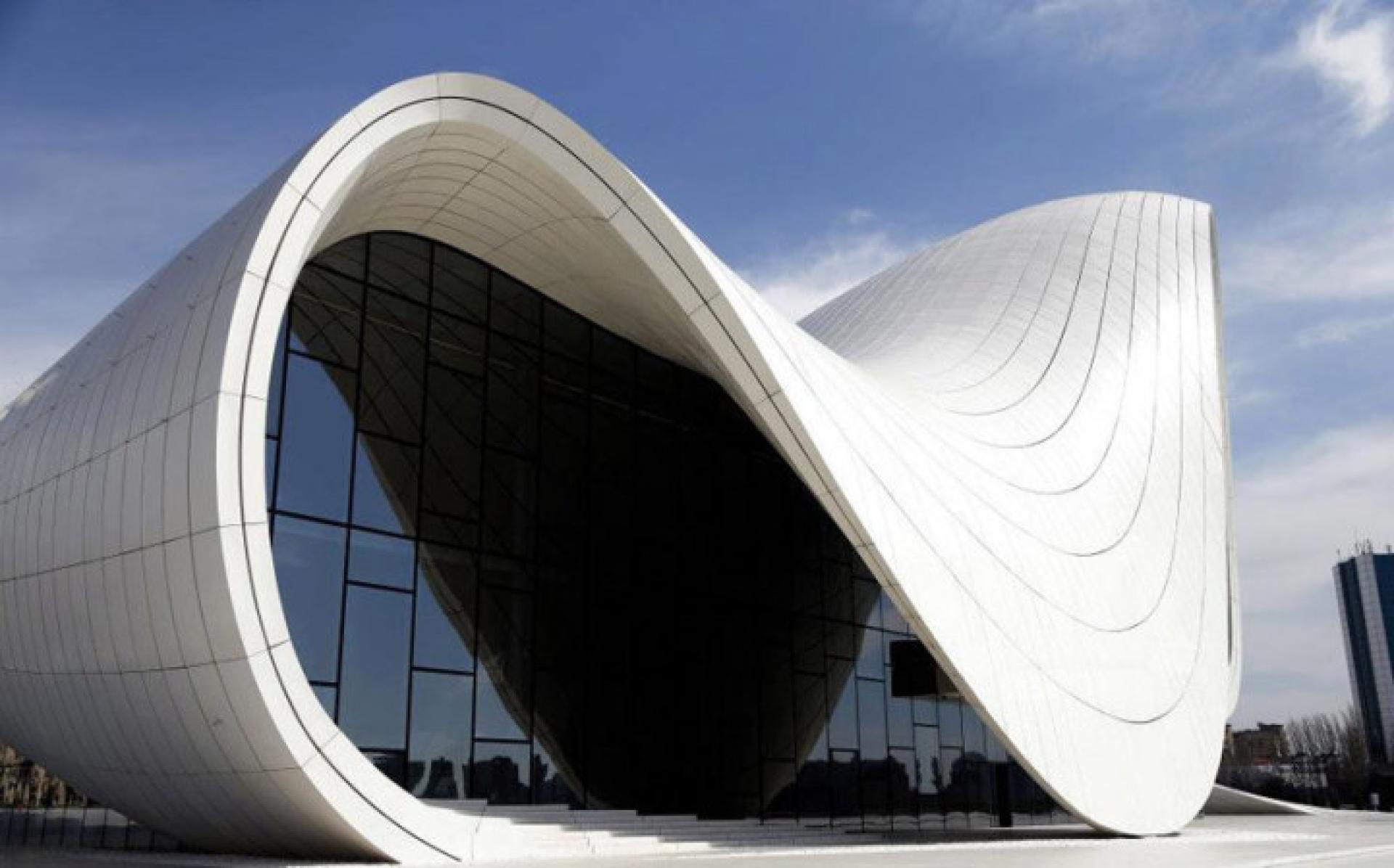 The Heydar Alijev, cultural centre in Baku, Azerbaijan is one of notable projects in last years. Photo via Mymodernmet