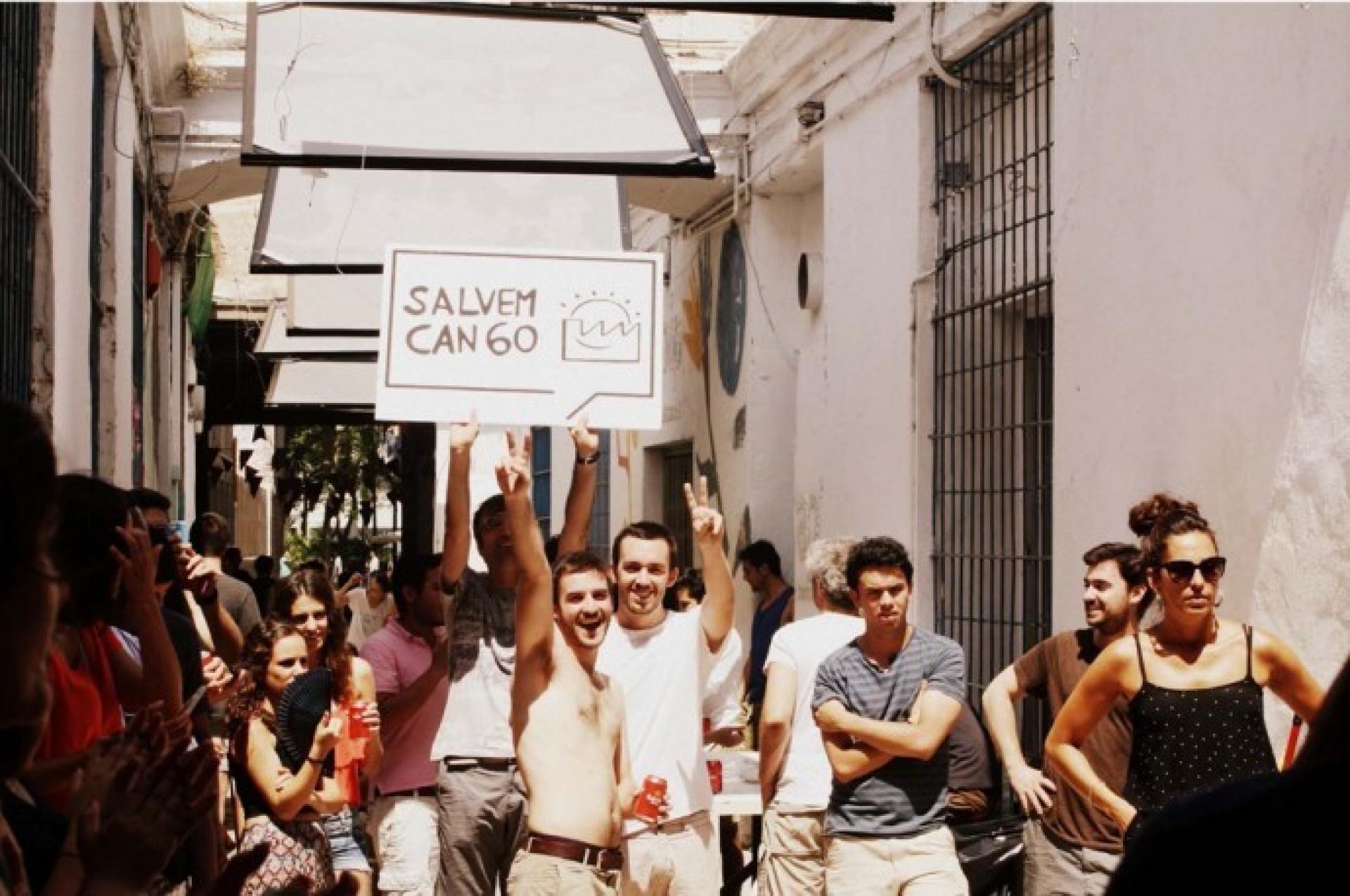 Salvem Can60 action against gentrification | Photo via Arquitectos de Cabecera