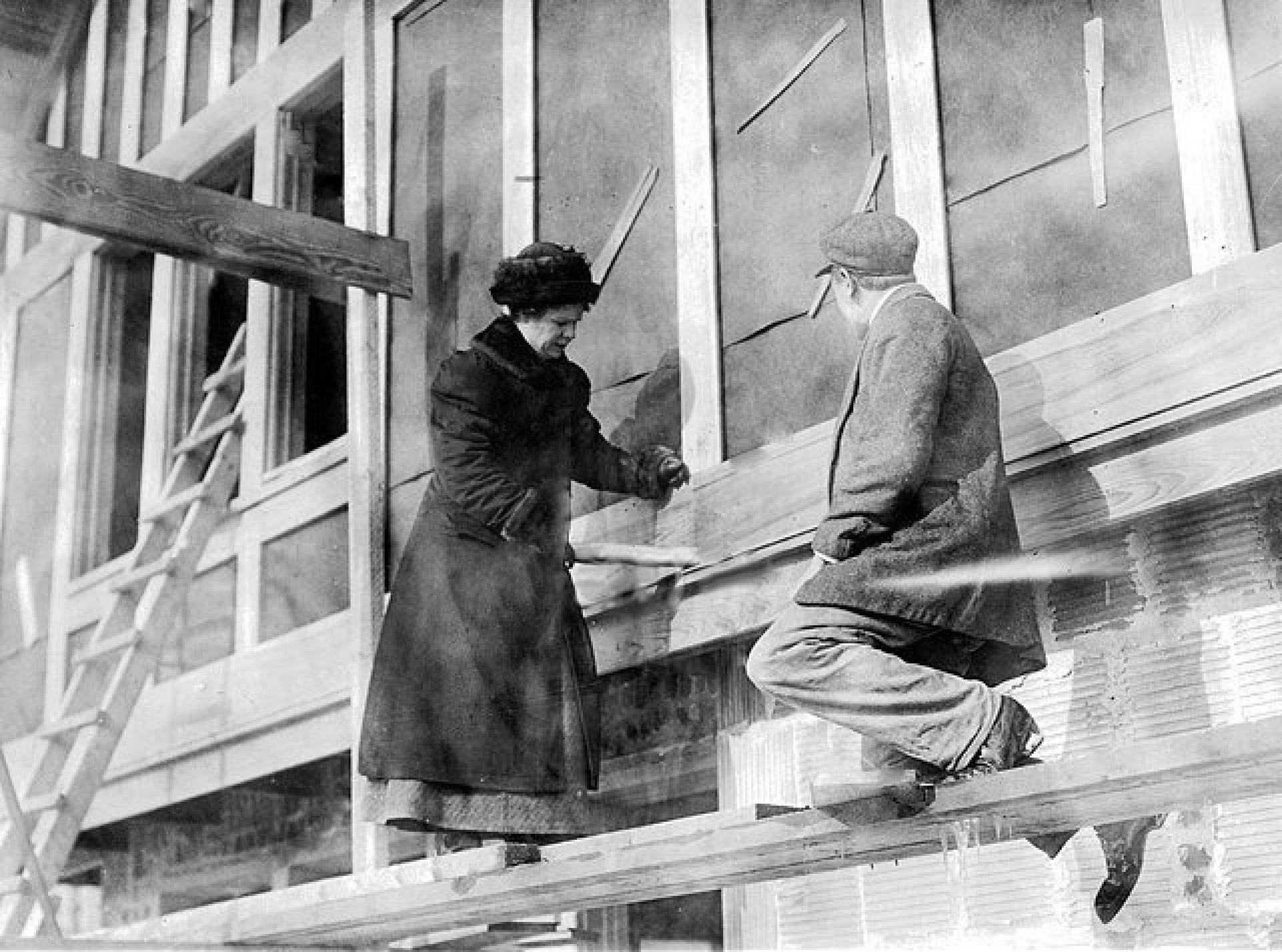 Fay Kellogg was the foremost woman architect in the United States specialized in steel construction. | Photo via Un dia una arquitecta