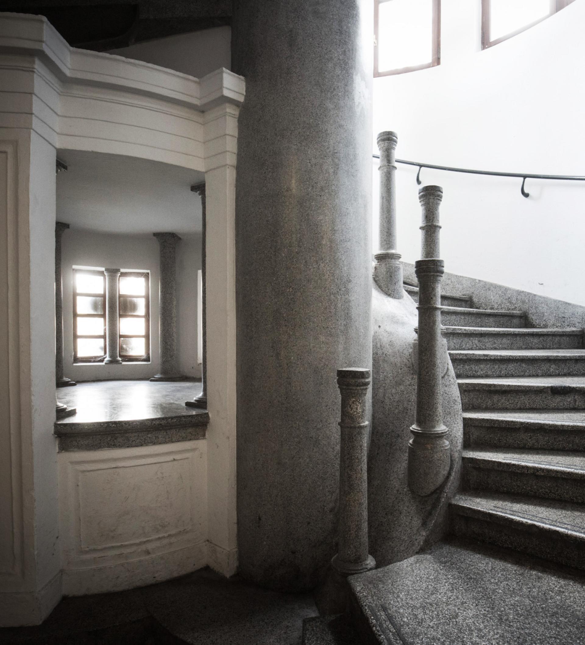 Staircases from the river to the Ljubljana’s Central Market designed by Jože Plečnik. | Photo © Domen Grögl