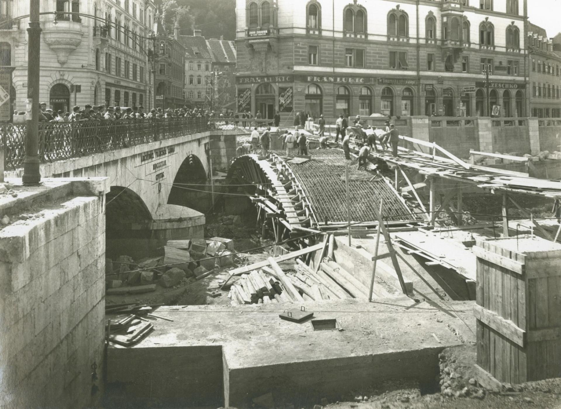 The construction of the Triple Bridge in 1931. | Photo via MGML documentation