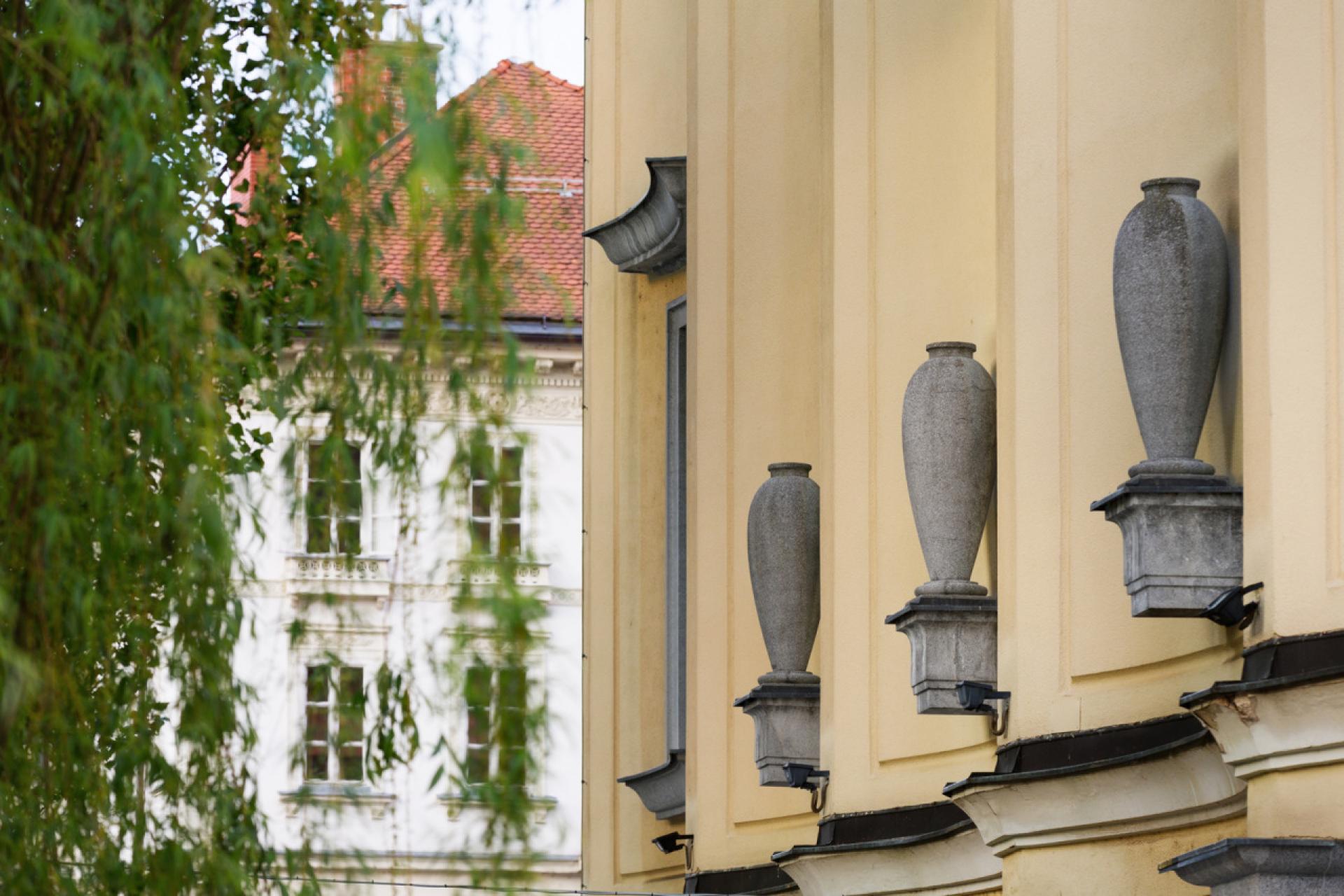 The rear side of the Philharmonic Society building showing the river’s undulation. | Photo by Andrej Peunik, MGML