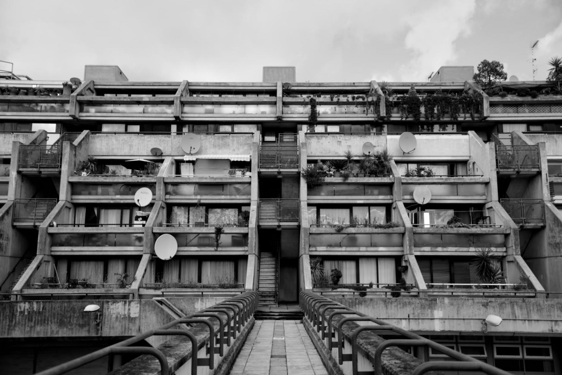 Alexandra Road Estate was designed by Naeve Brown (1972).