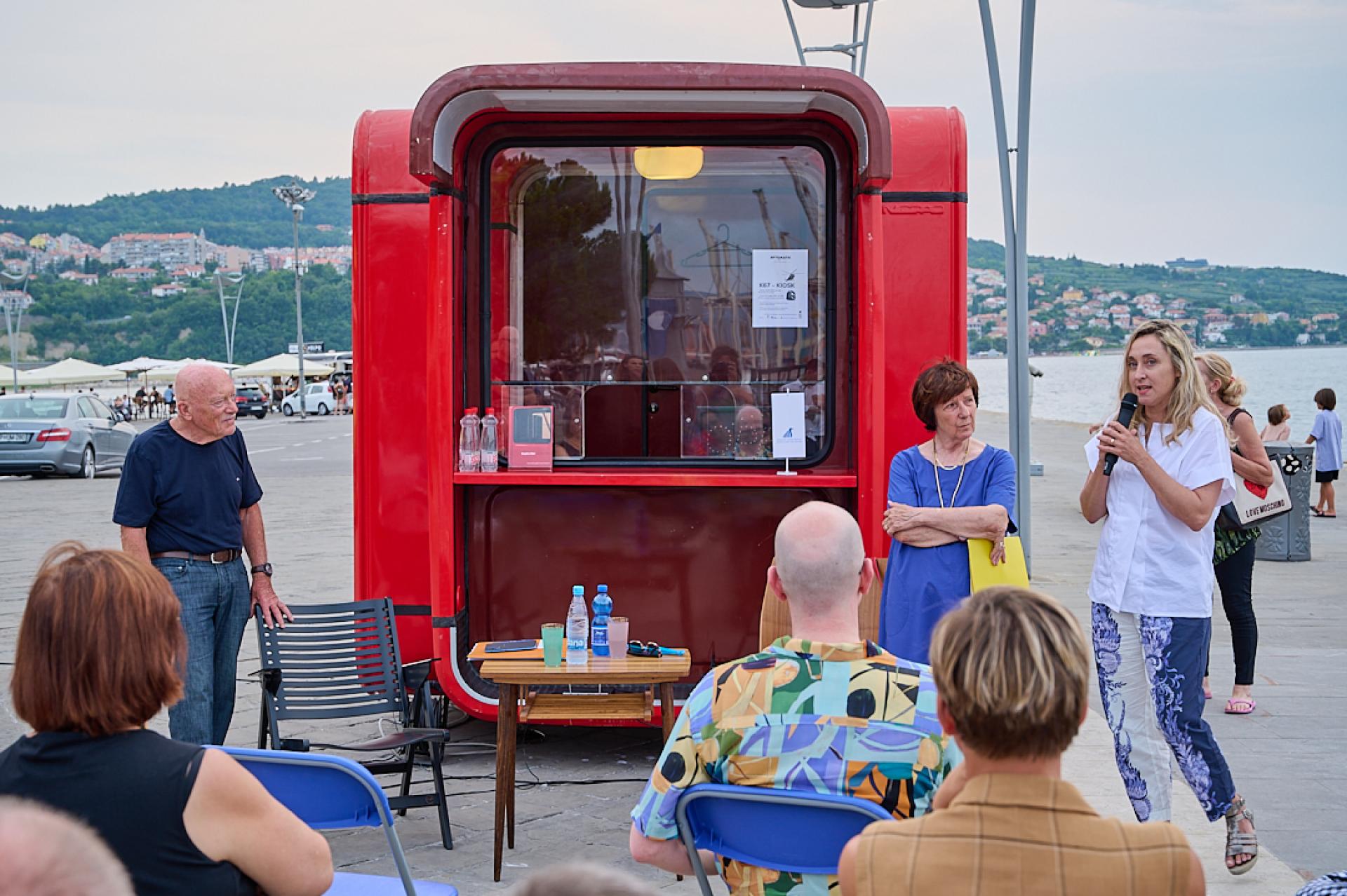 Opening of the installation of K67 in the public space of Koper with Sara Mächting and director of Coastal galleries Piran Mara Ambrožič Verderber.