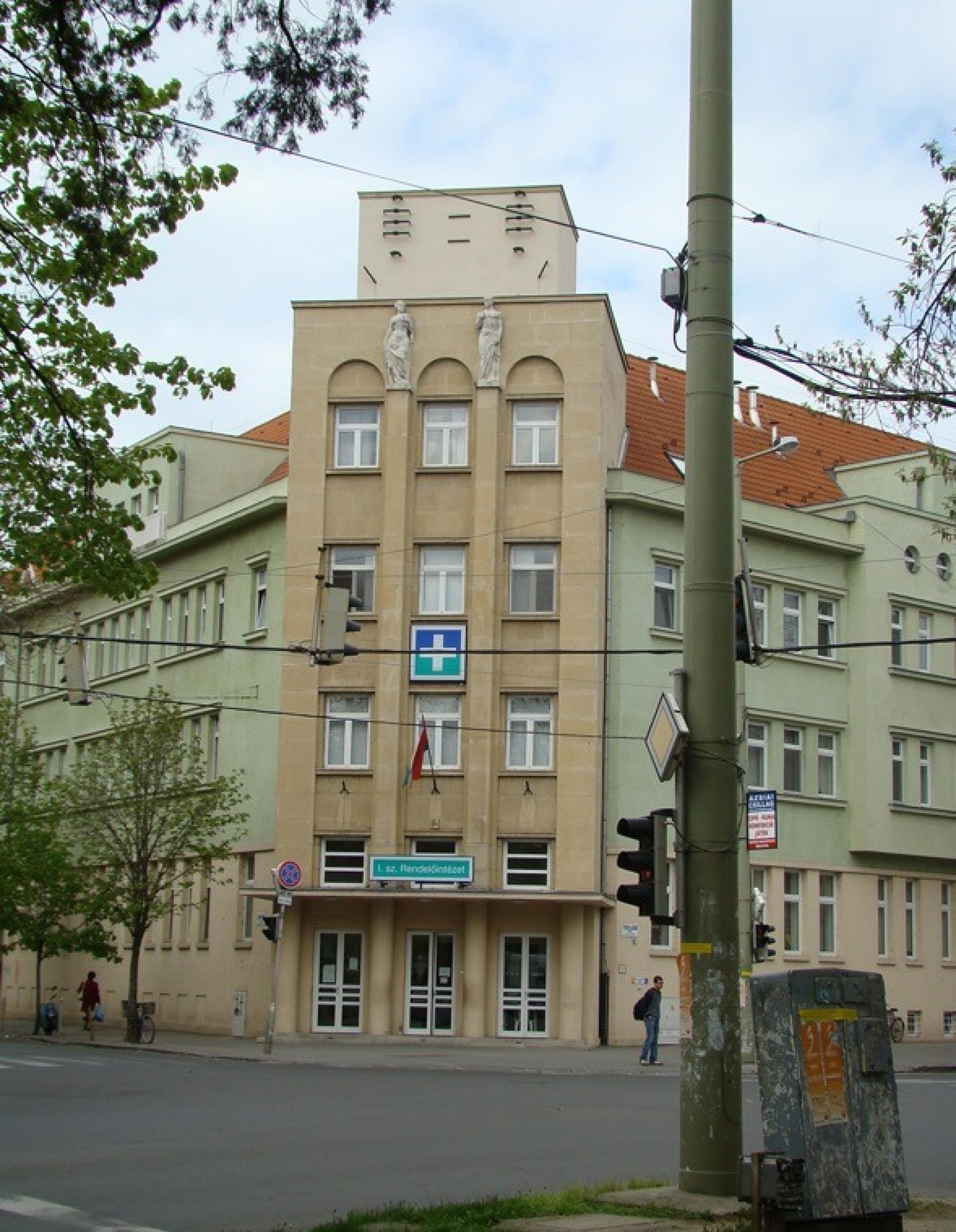 Várnay’s OTI building in Szeged. | Photo via atomboy, Wikimedia Commons