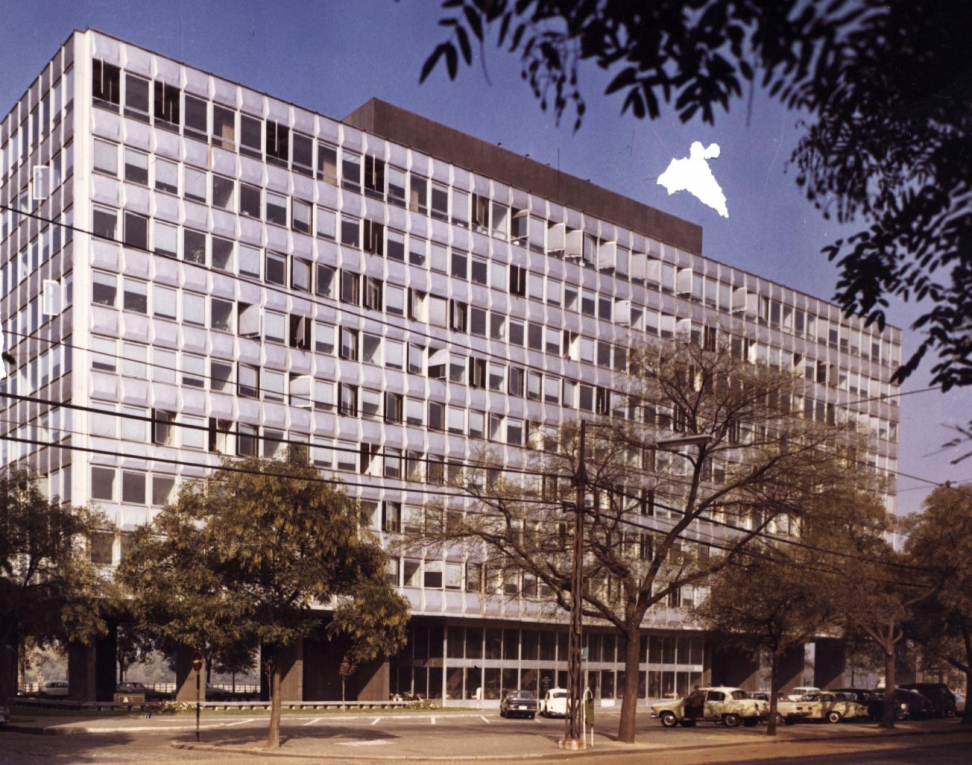 Mináry’s Alutröszt Headquarters in its original form. | Photo via Fortepan, orig. Angyalföldi Helytörténeti Gyűjtemény