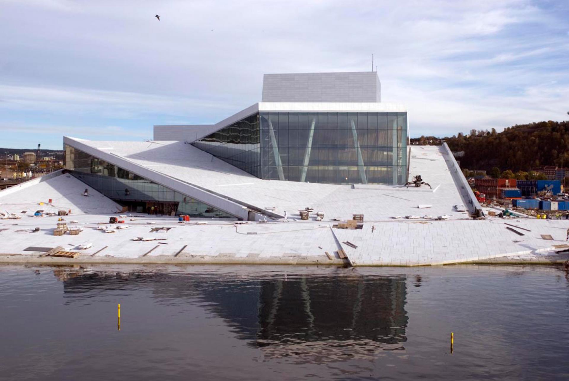 In 1999 Snøhetta won a design competition for a new opera house among 350 entries received. | Photo via Snøhetta