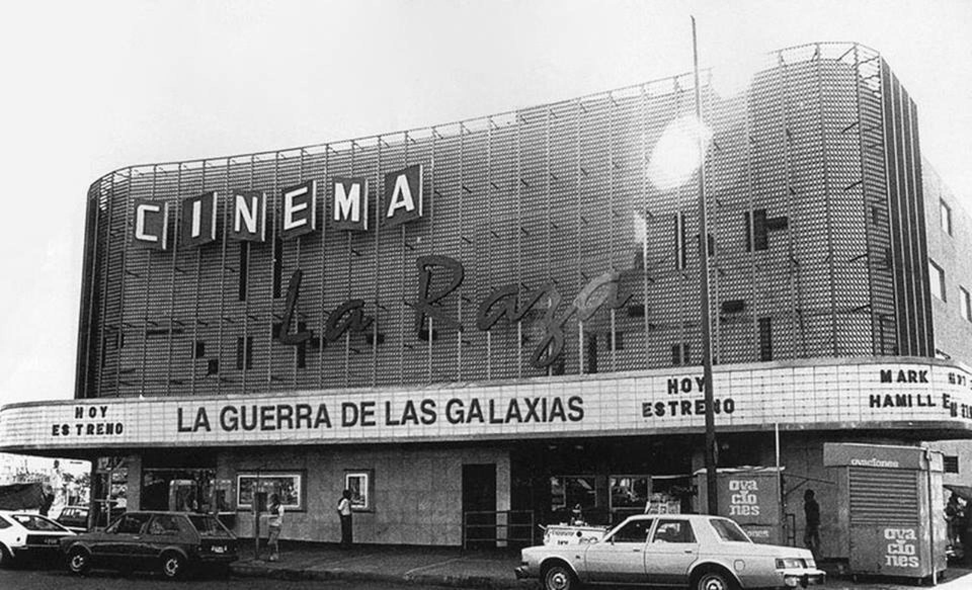 Multicinemas La Raza (1970). | Photo via Cazadores de Mentes