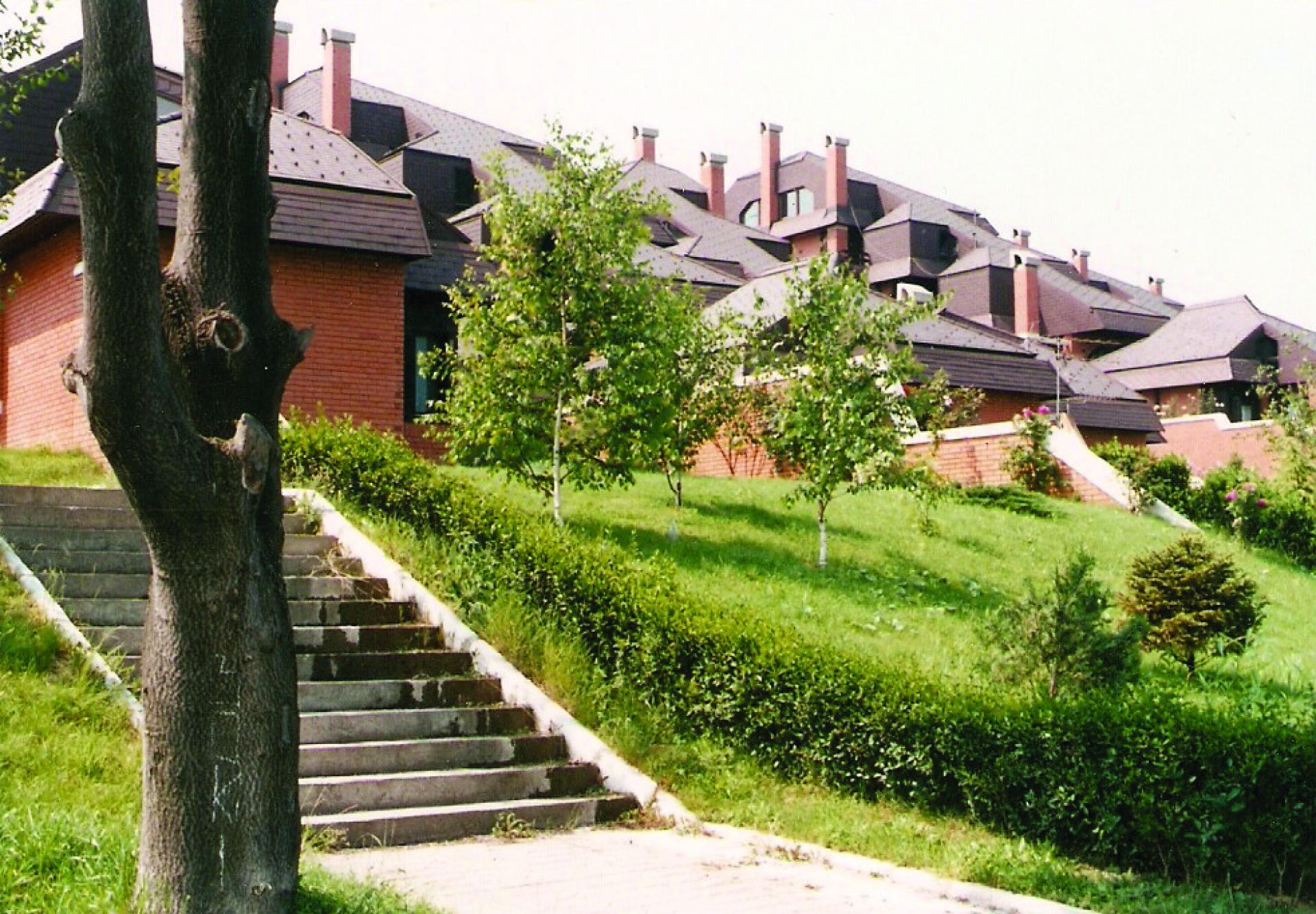 Housing in greenery at Višnjička Banja. | Courtesy of Dragoljub Bakić