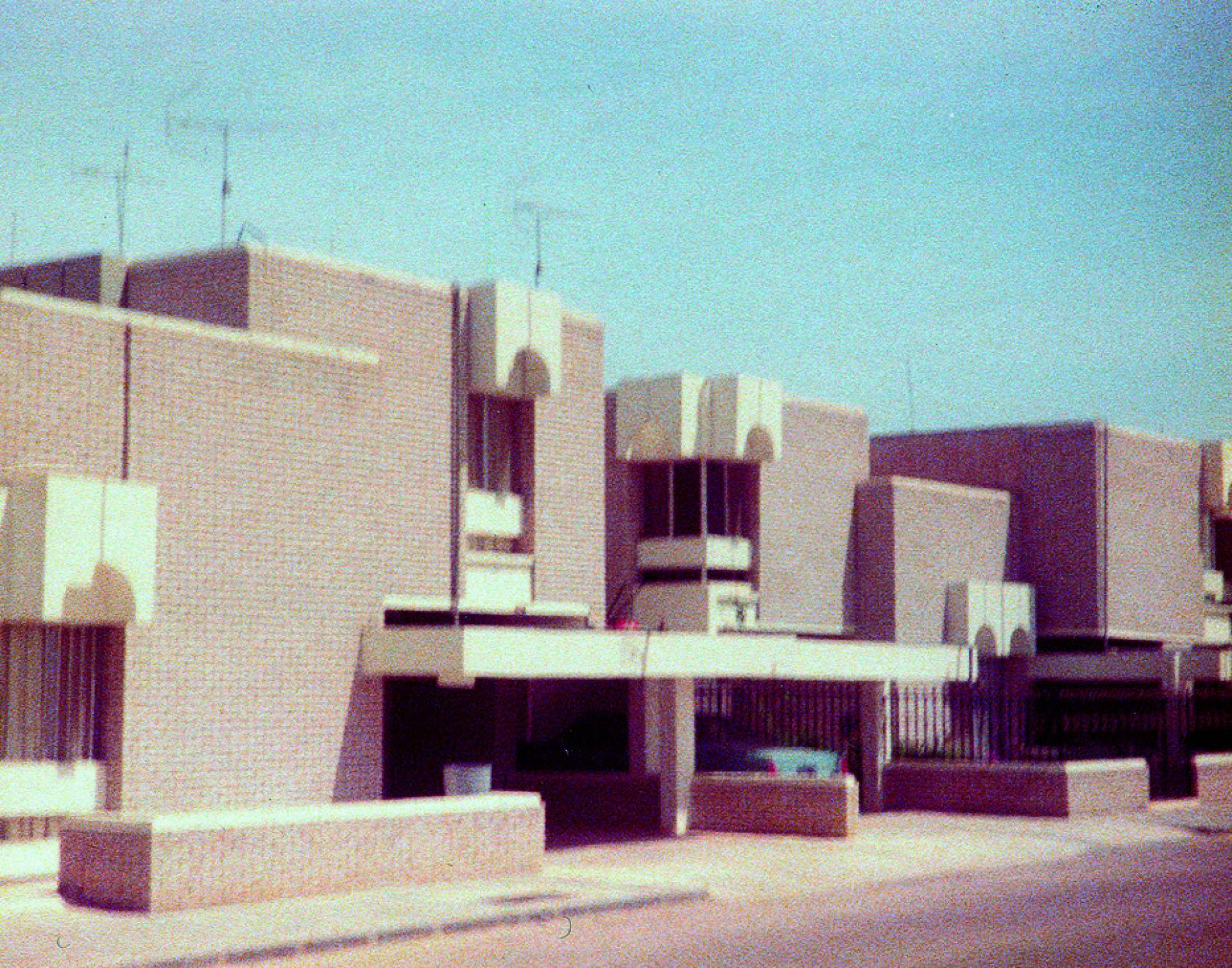 Collective Housing in Kuwait (1966) by Ljiljana Bakić and the office Said Breik & Marwan Kalo. | Courtesy of Dragoljub Bakić