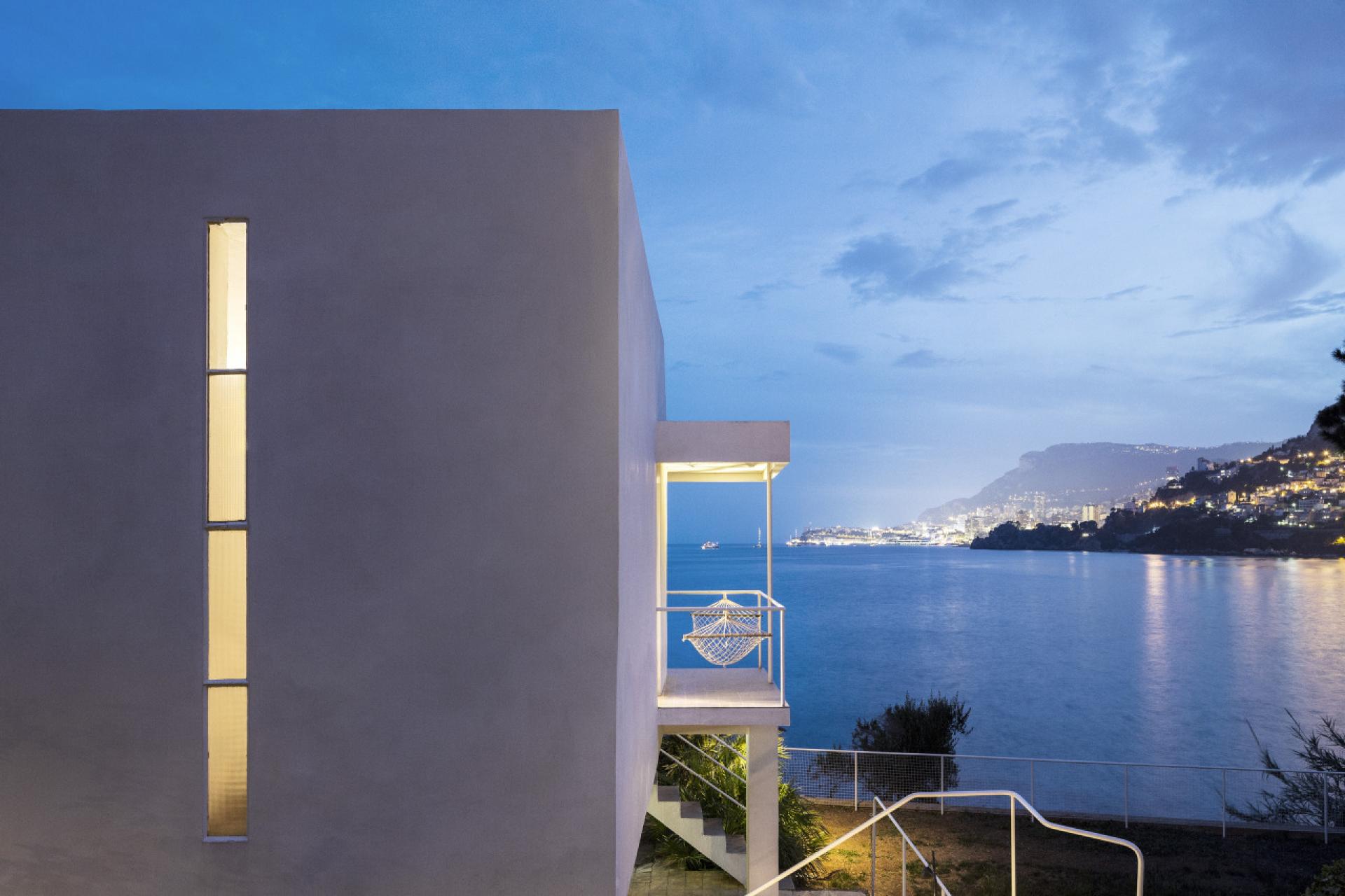 The house Gray designed and built with Badovici’s assistance, has stunning views overlooking the Mediterranean Sea. | Photo by © Manuel Bougot