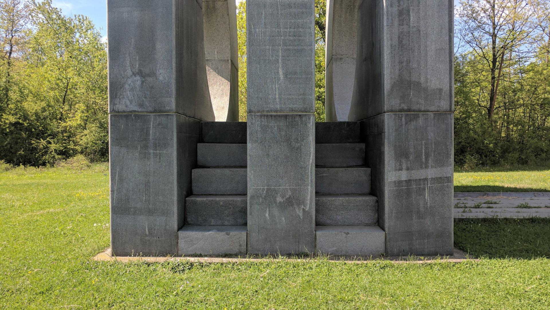 Memorial park Popina by Bogdan Bogdanović is set according to celestial settings. | Photo via Spomenik Database