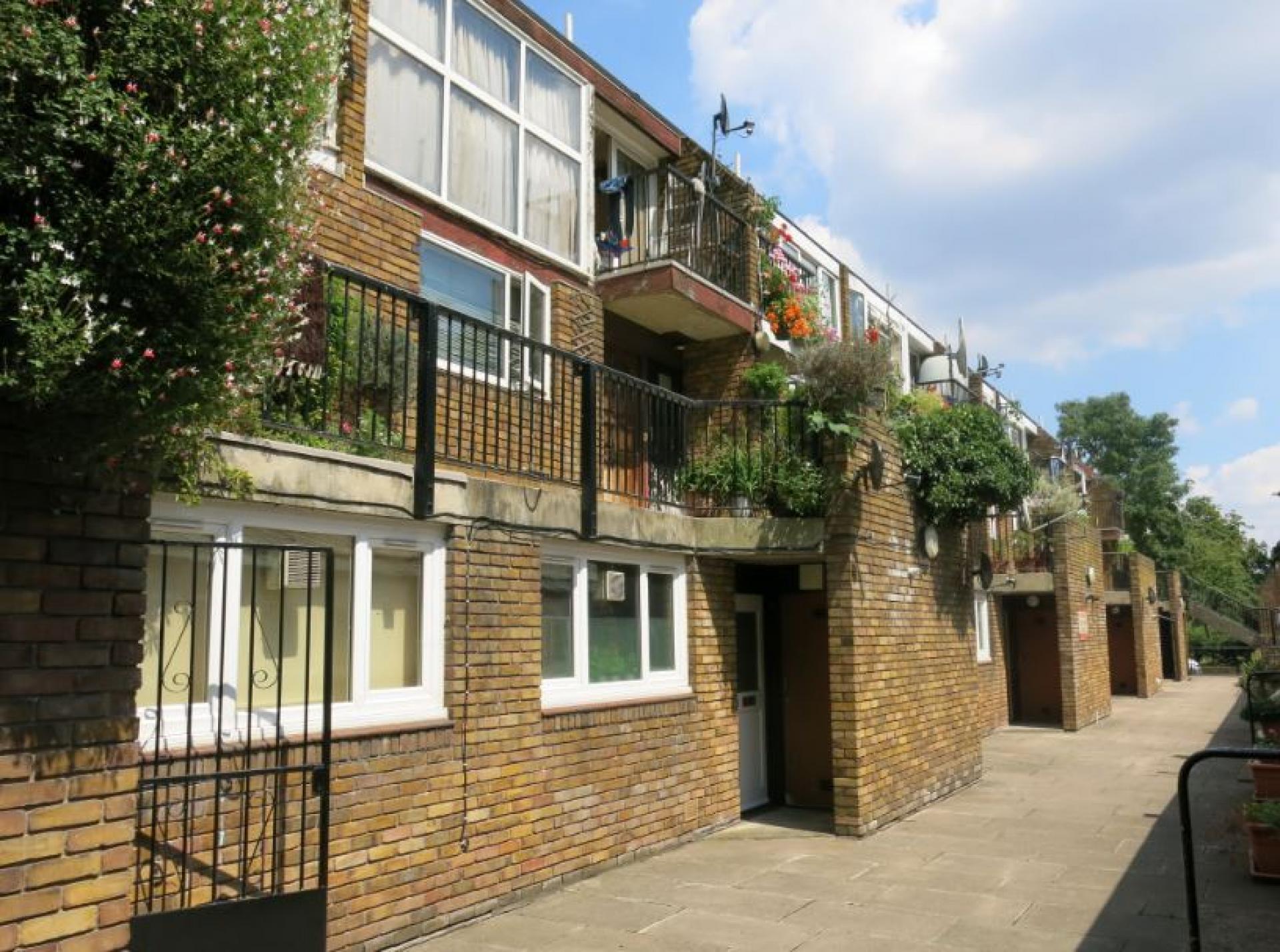 The Cressingham Gardens was planned to retain as many existing trees as possible. | Photo via C20 Society