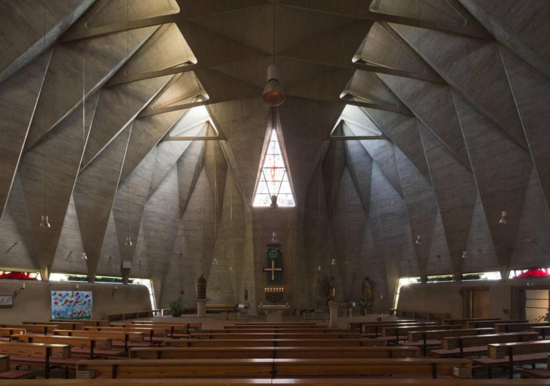 View from East into the nave. | Photo by © Florian Monheim