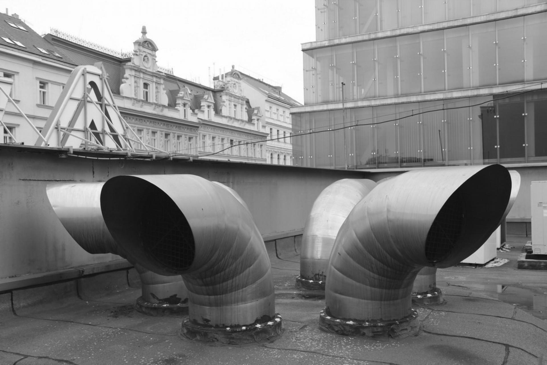 The pipes were used for the interior and exterior design. | Photo © Petr Vorlík