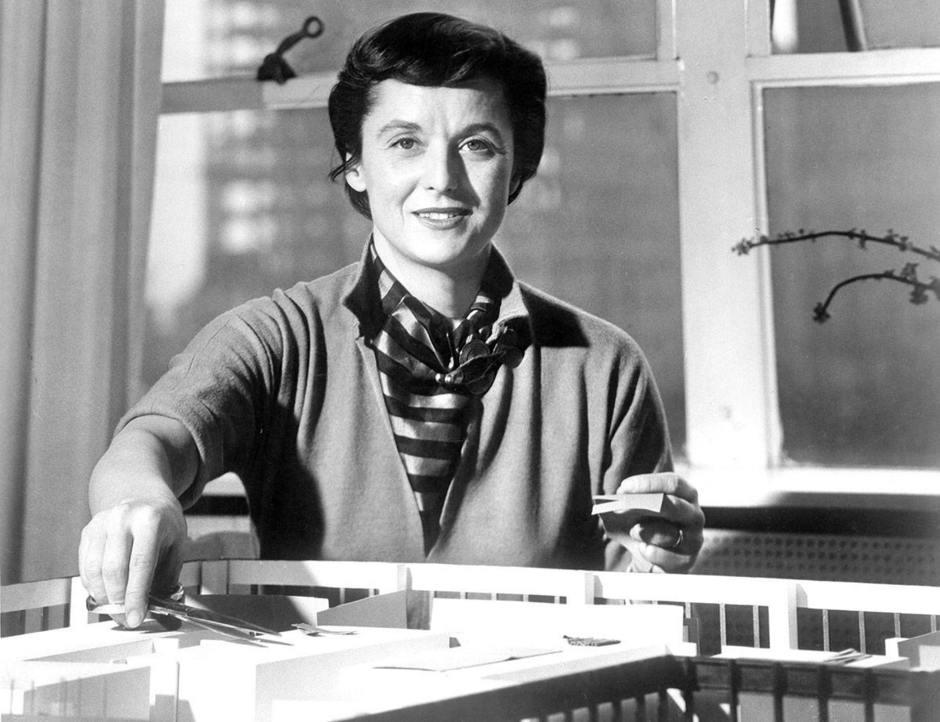 Florence Knoll promoted the Modernist merger of architecture, art and utility in her furnishings and interiors, especially for offices. | Photo © Knoll Archive