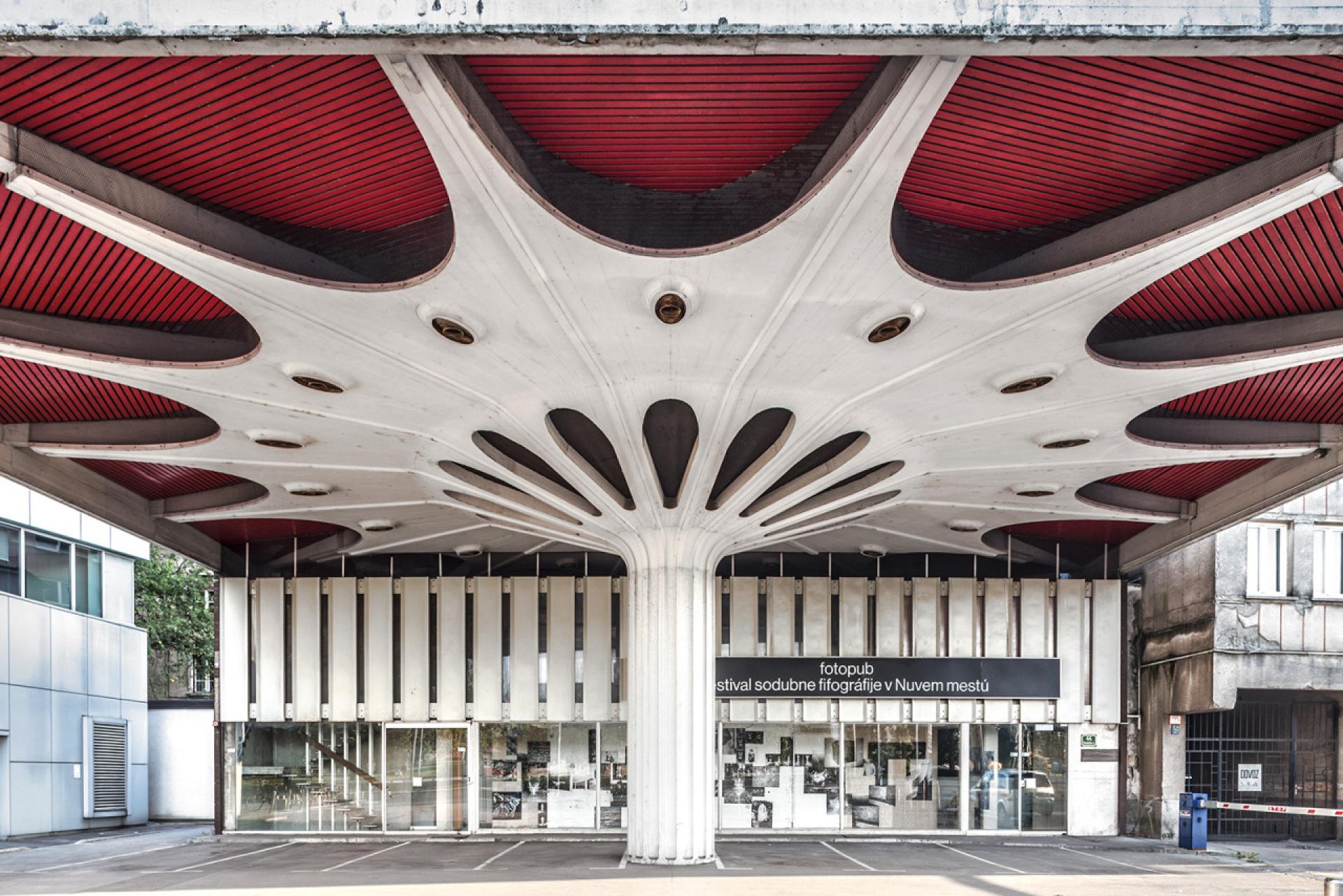 Petrol station by Milan Mihelič (1968) in Ljubljana, Slovenia. | Photo © Roberto Conte (2017)