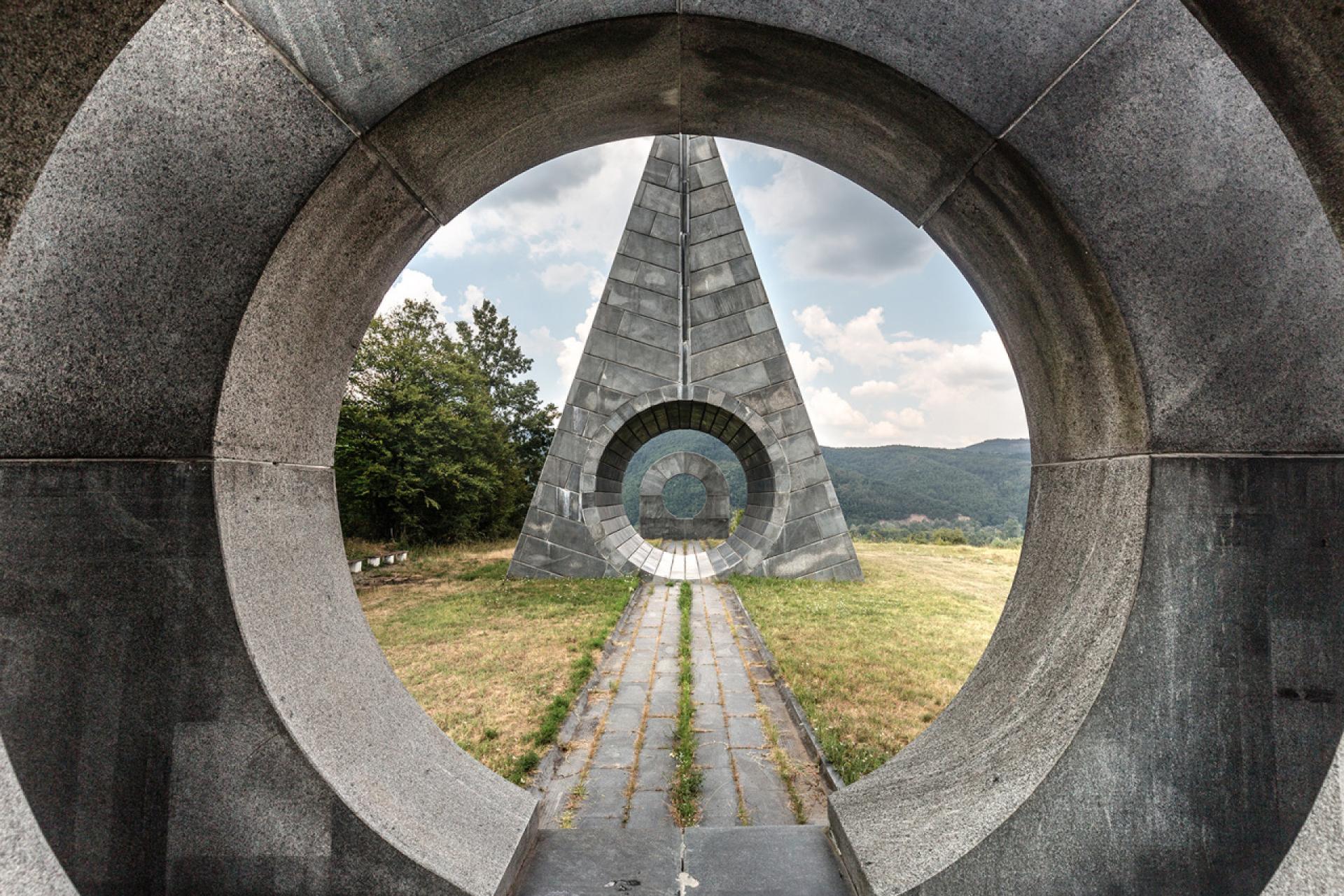 Memorial Park by Bogdan Bogdanović (1978-1981) in Popina, Serbia. | Photo © Roberto Conte (2017)