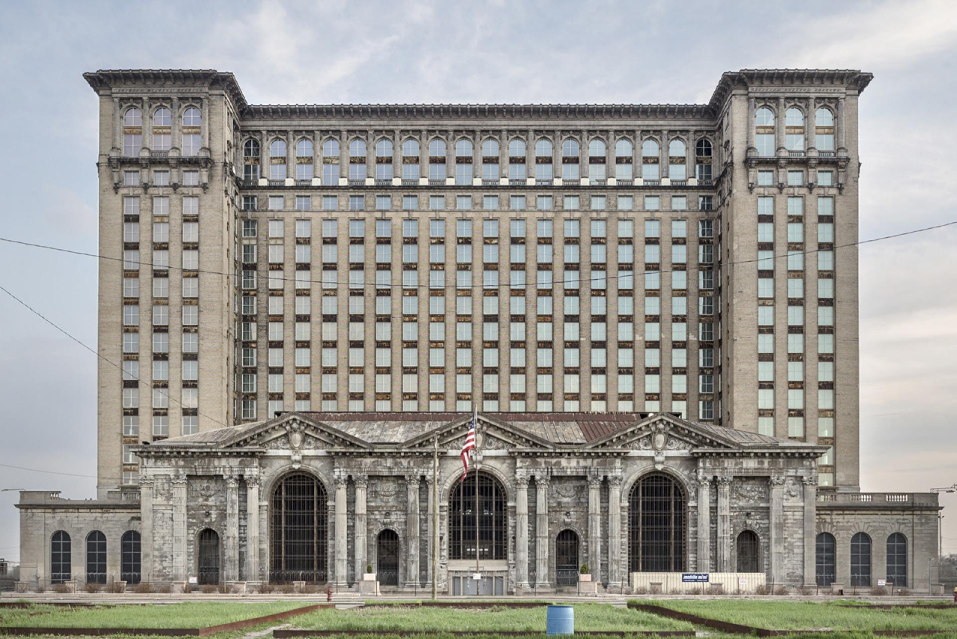 The Michigan Central Station by Warren & Wetmore and Reed and Stem (1914) in Detroit, Michigan USA. | Photo © Roberto Conte (2018)