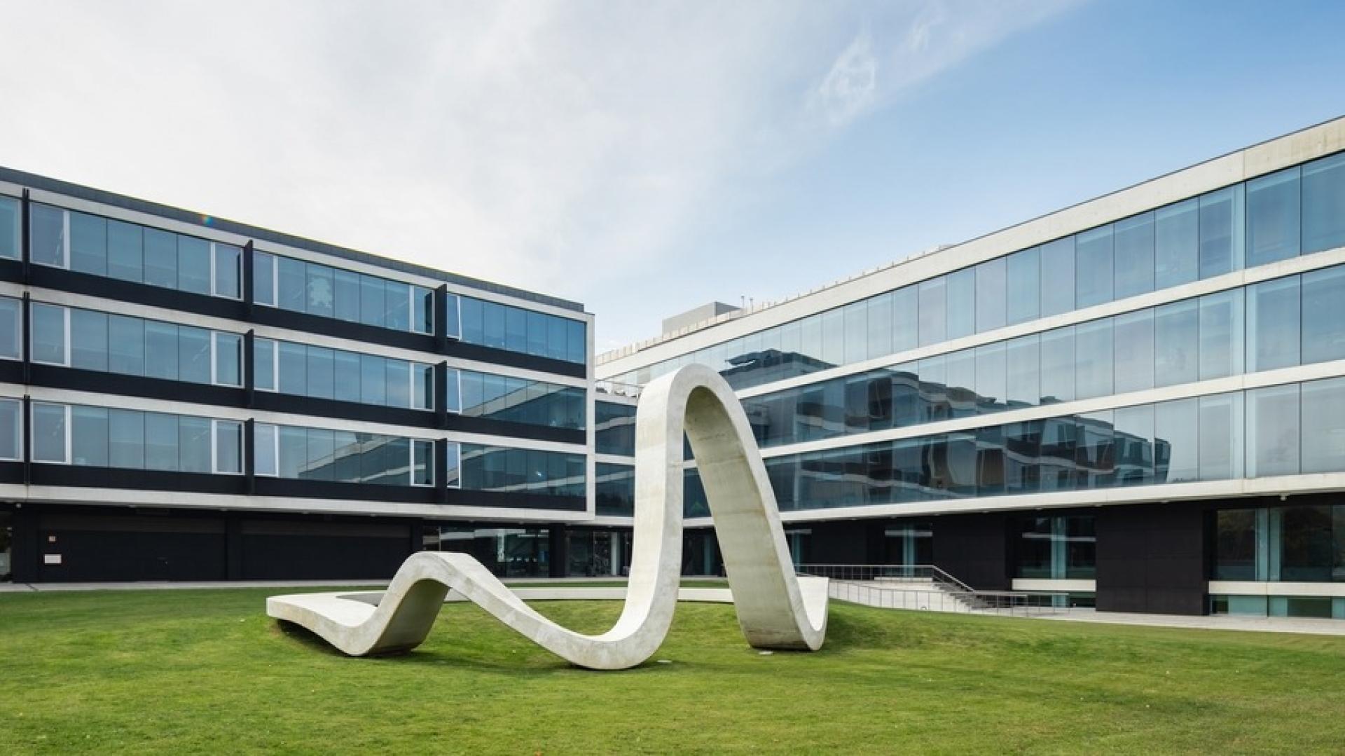 Loop: A symbol of permanence and change at the Science and Technology Park in Porto. | Photo by João Morgado