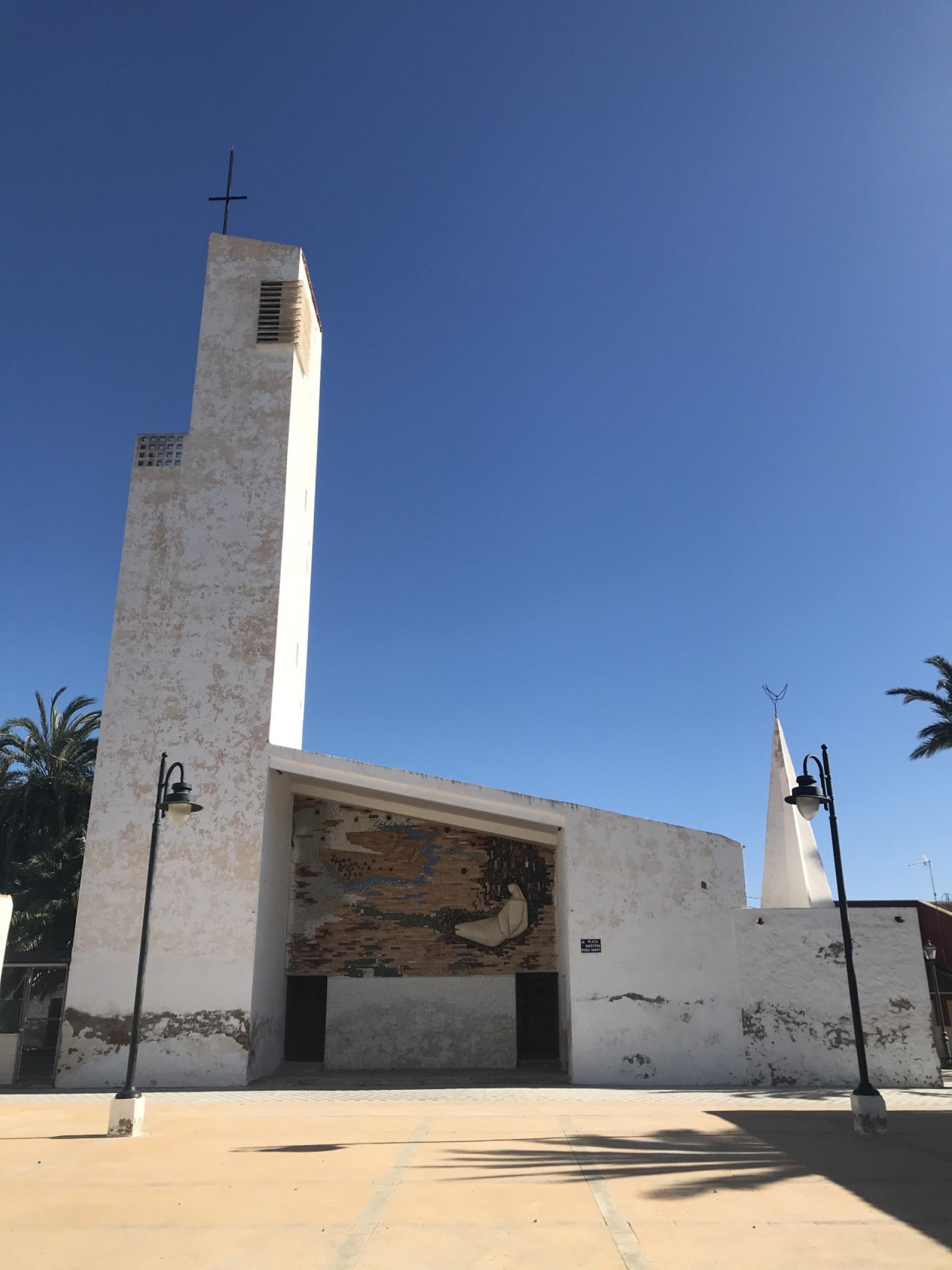 The church in El Realengo. | Photo © Carolina Gomez