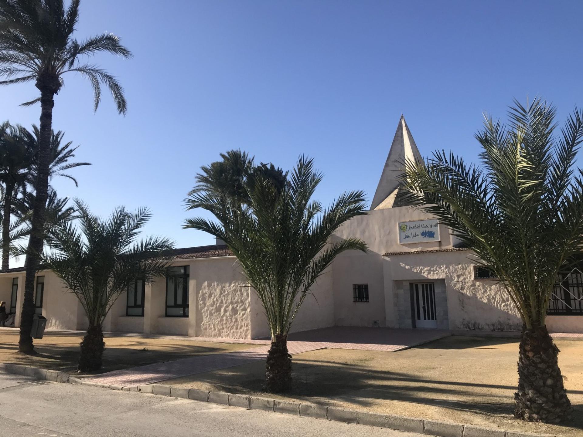 Singular building in San Isidoro. | Photo © Carolina Gomez