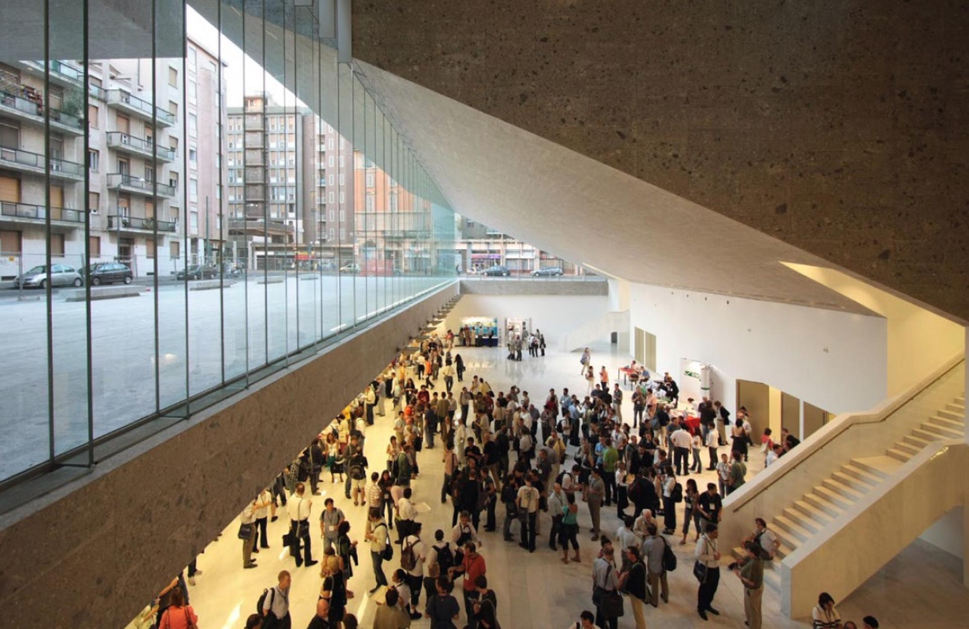 Inner space at the University Luigi Bocconi (2008) | Photo © Alexandre Soria