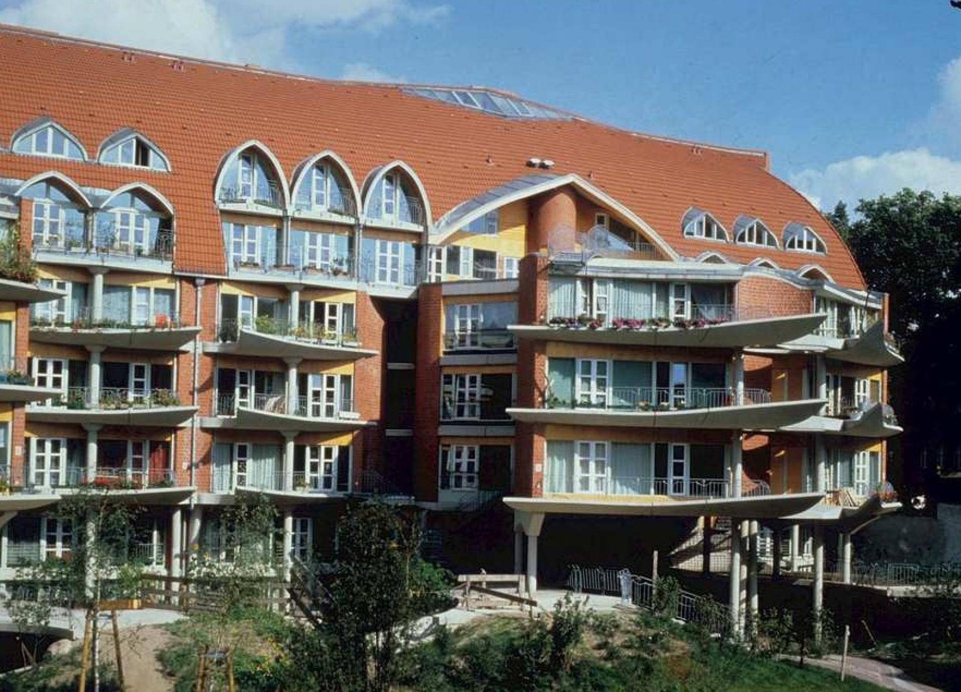 View of the new residential buildings in the inner Block 70 area, 1984 | Photo via Friedrichshain-Kreuzberg Museum