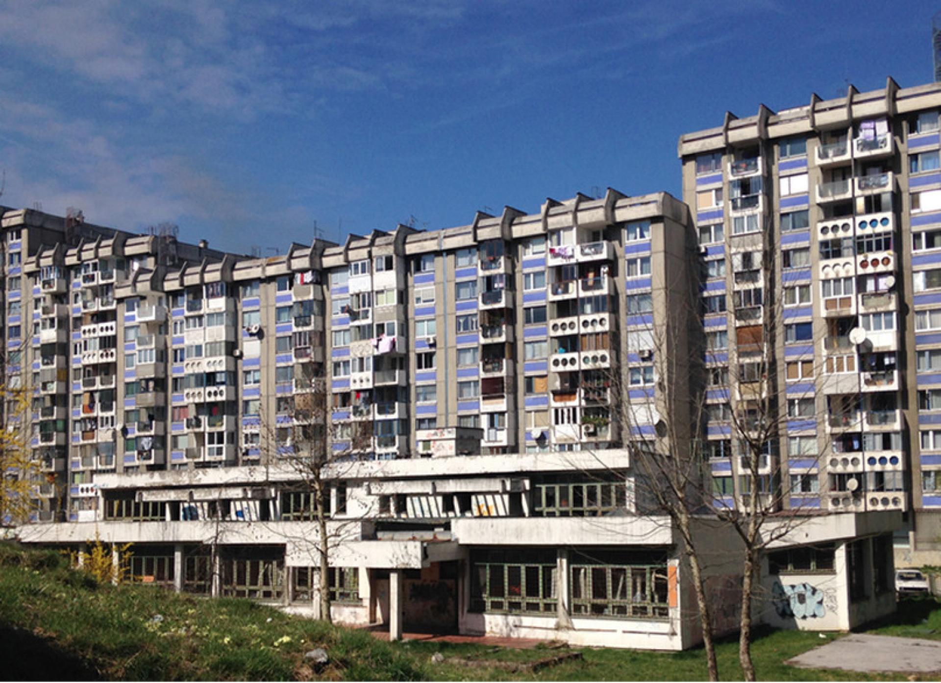 Destroyed school in the Ali Pašino neighborhood. | Photo © Armina Pilav (2014)