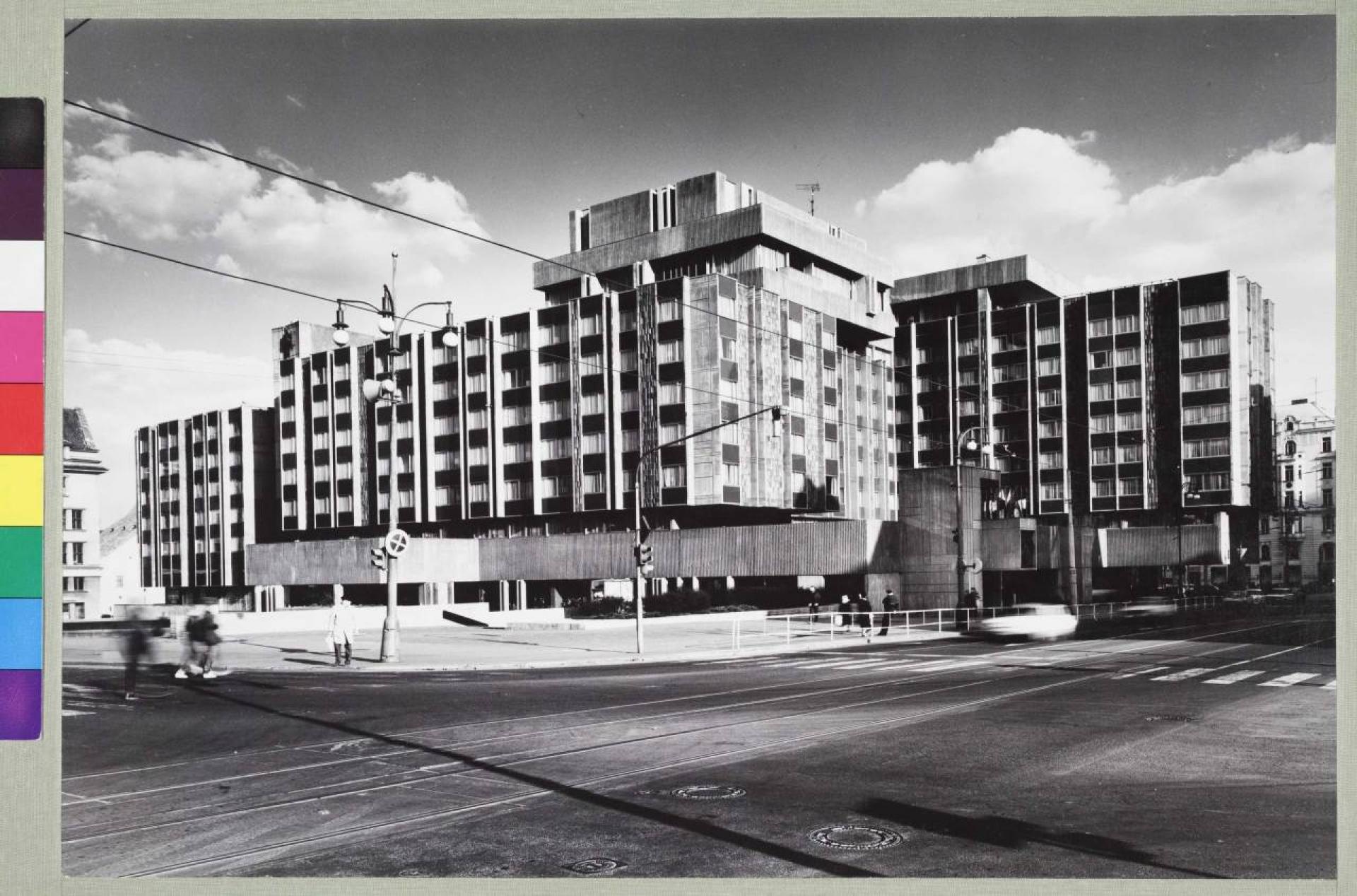 Hotel Intercontinental by Karel Filsak, Karel Bubeníček, Jiří Louda, Jaroslav Švec a kol. (1968–1974) | Photo © Kamil Wartha, National Gallery Prague