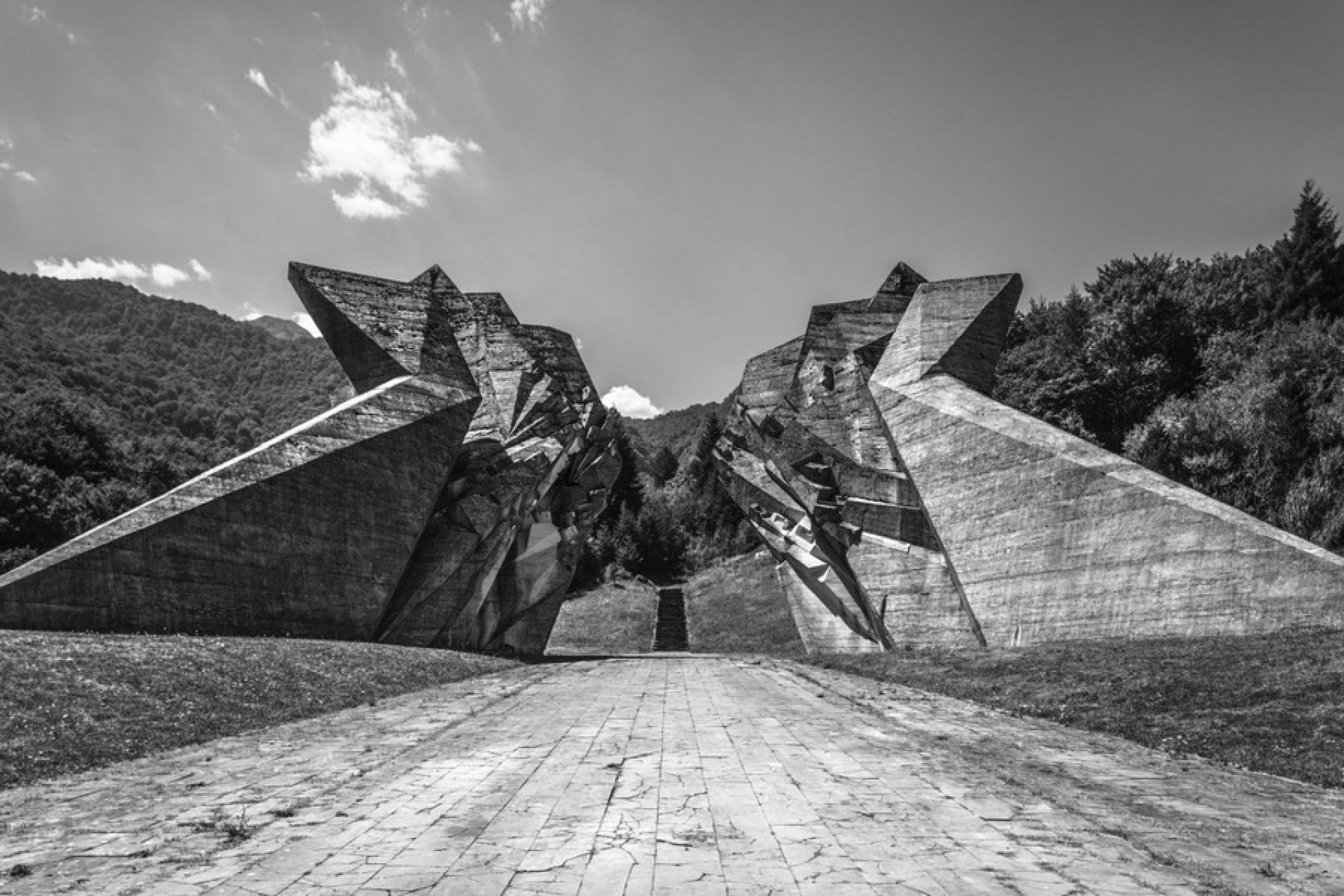 In memory of the Battle of Sutjeska one of the best sculptural memorials in the former Yugoslavian territory was created. | Photo © Roberto Conte