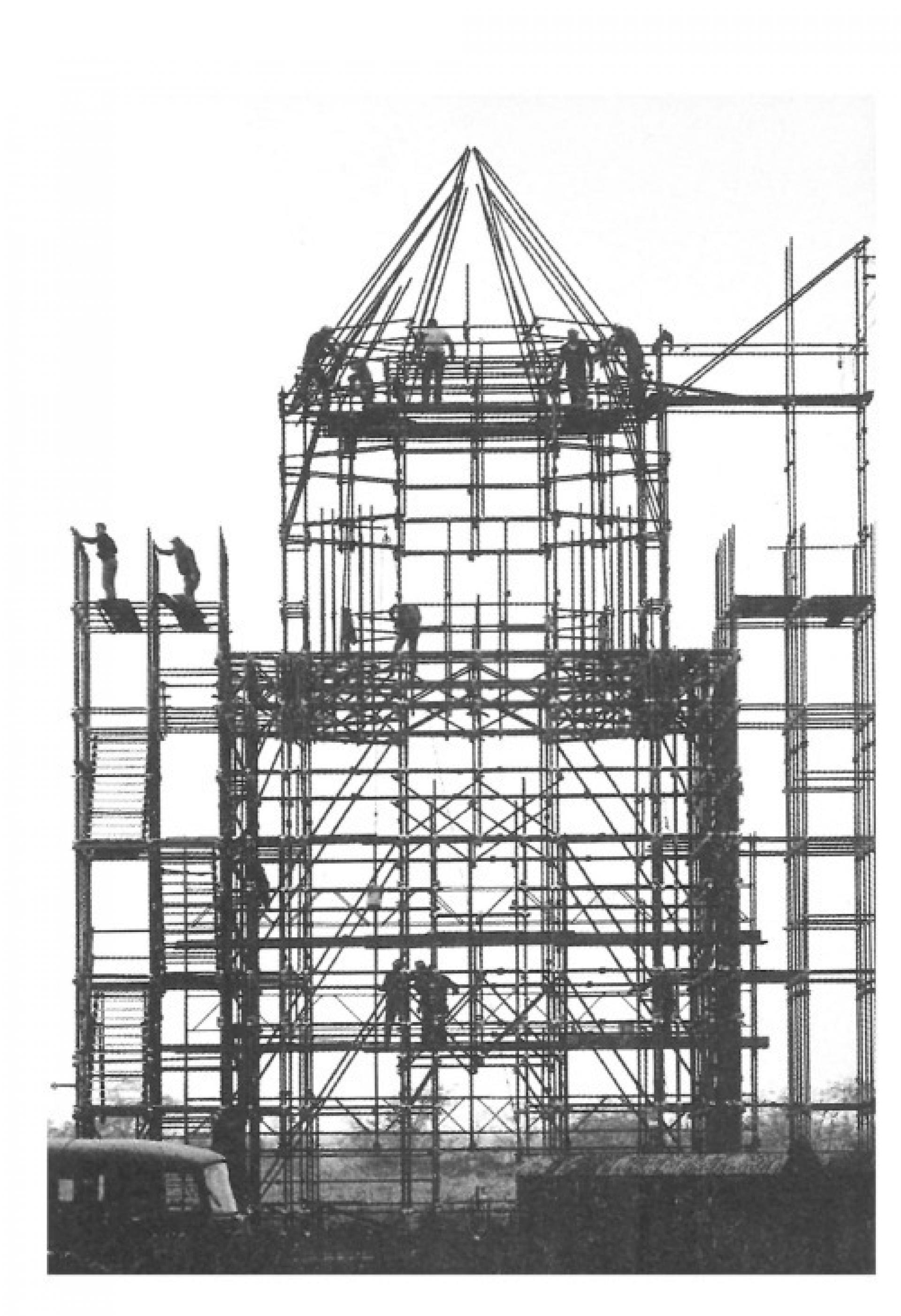 Arnell, P. and Scully, V. (1985): Aldo Rossi-Buildings and projects. Rizzoli International Publications, New York.