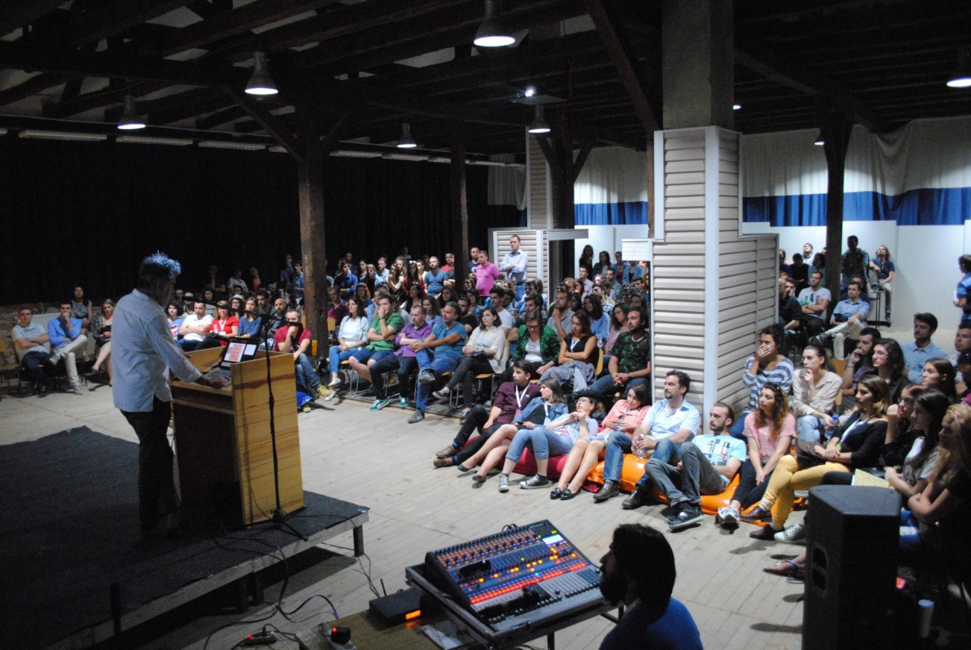 Alejandro Aravena’s lecture on KAF 2015 | Photo © KAF