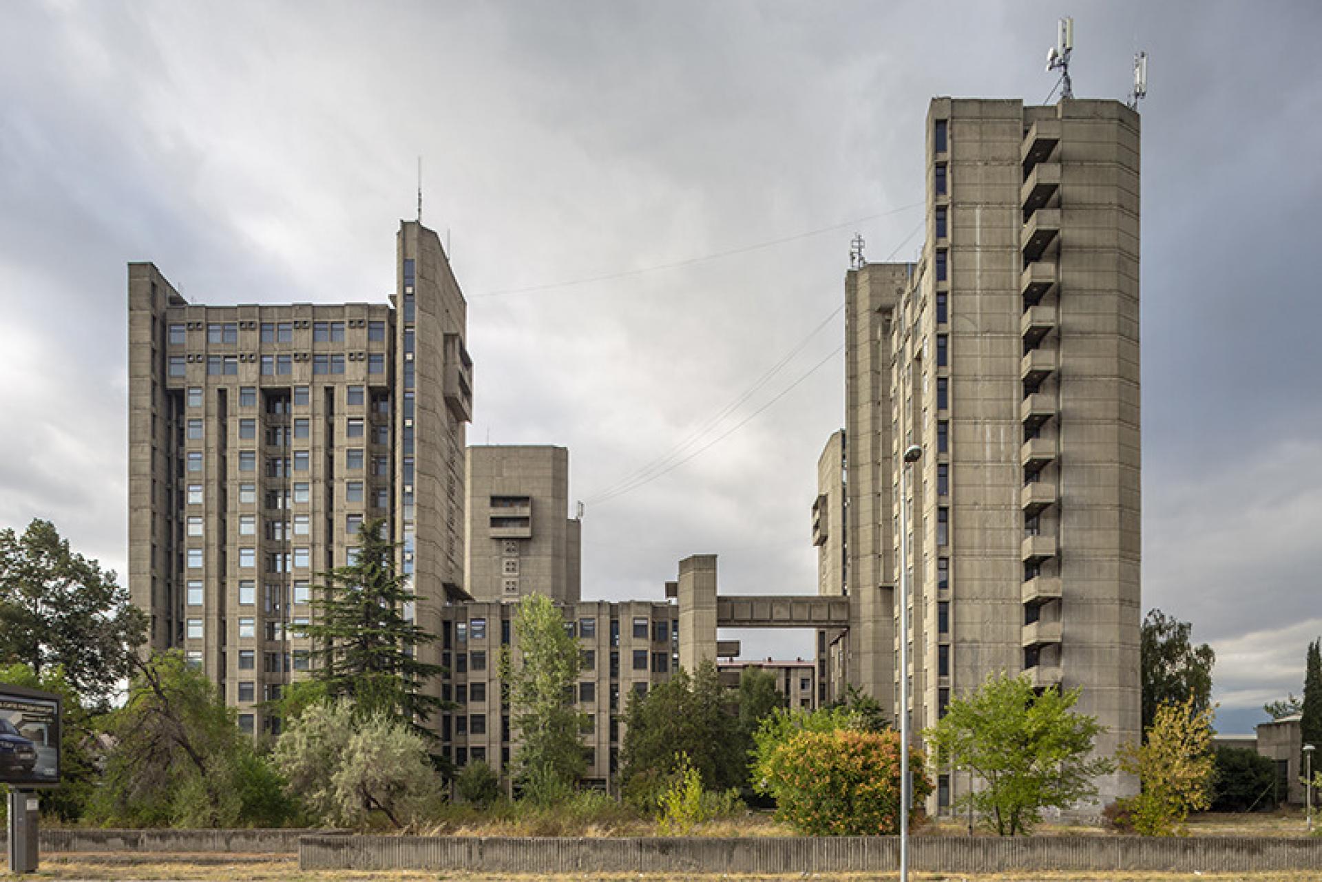 Student Dormitory Goče Delčev by Georgi Konstantinovski in Skopje, Northern Macedonia | Photo © Roberto Conte