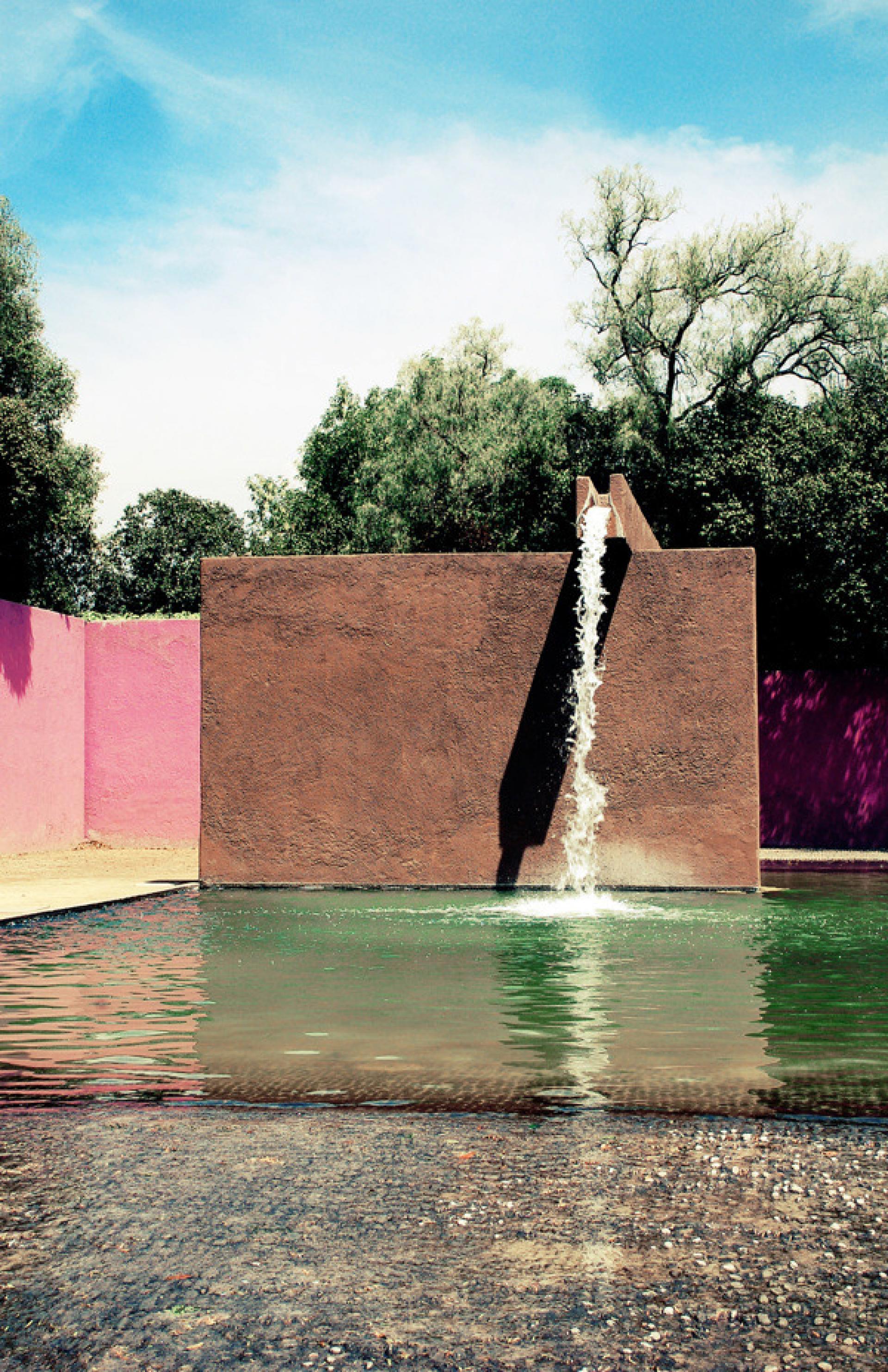 A larger pool is dedicated to the horses. | Photo © Luis Pimentel