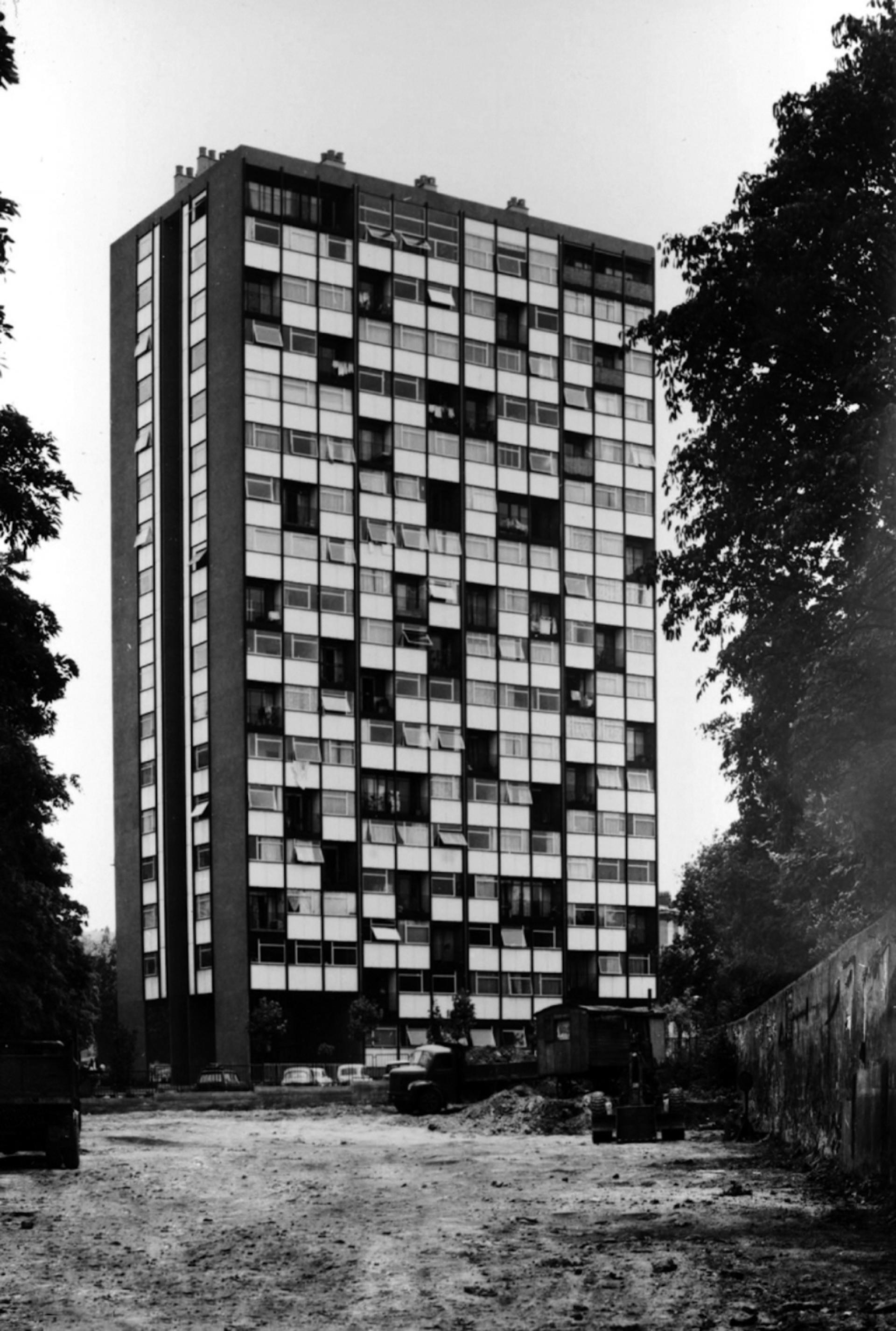The Bois-Le-Prêtre tower in 1959. | Photo via Philippe Ruault, Frédéric Druot