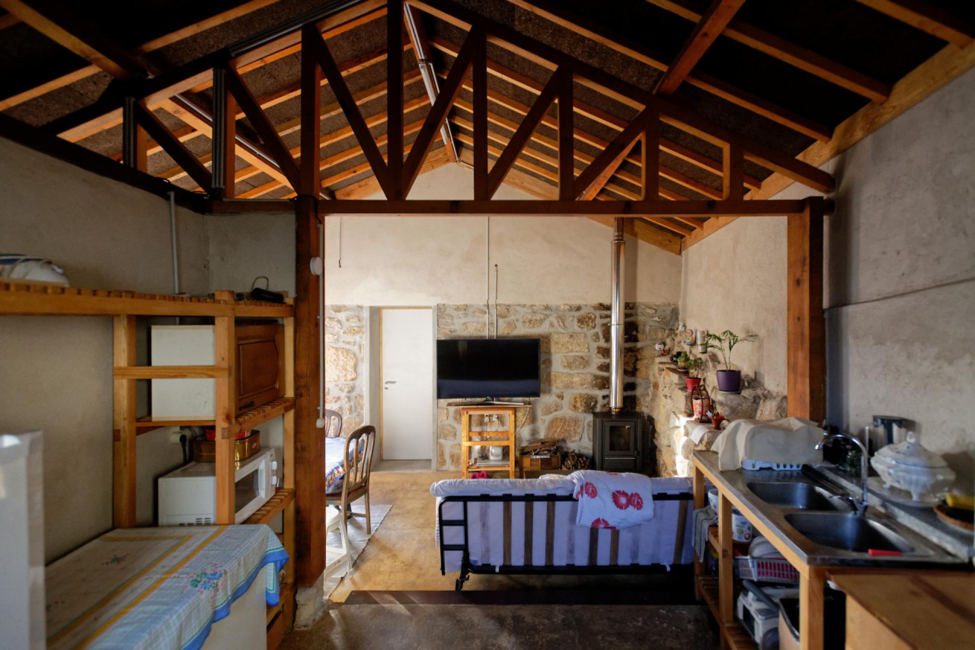 House renovation of a vulnerable family in the context of a social project, co-funded by the Esposende Municipality. | Photo © Critical Concrete