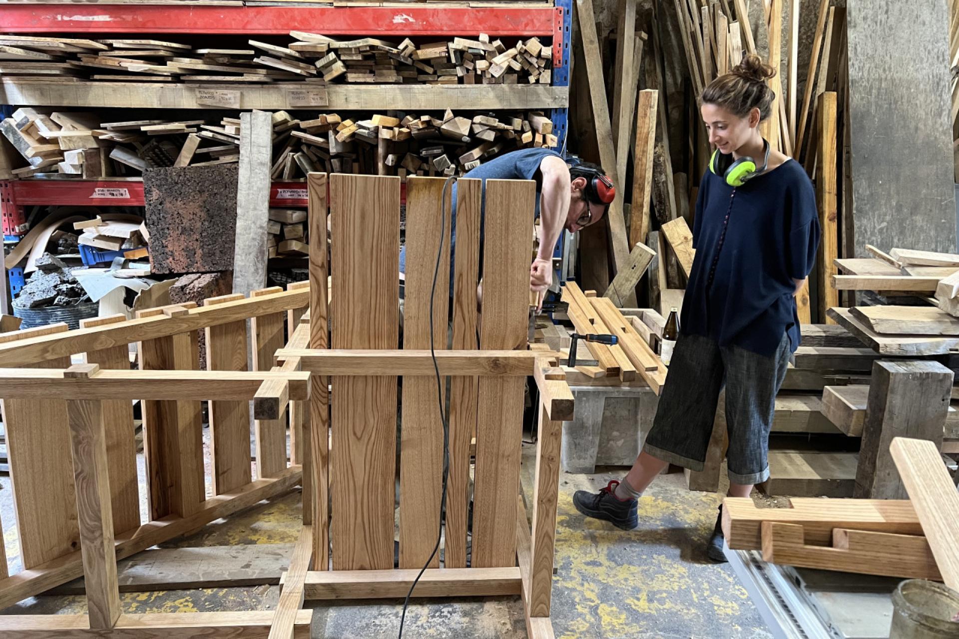 Participatory design and construction of outdoor furniture for a community space in Ramalde (Porto). | Photo © Critical Concrete