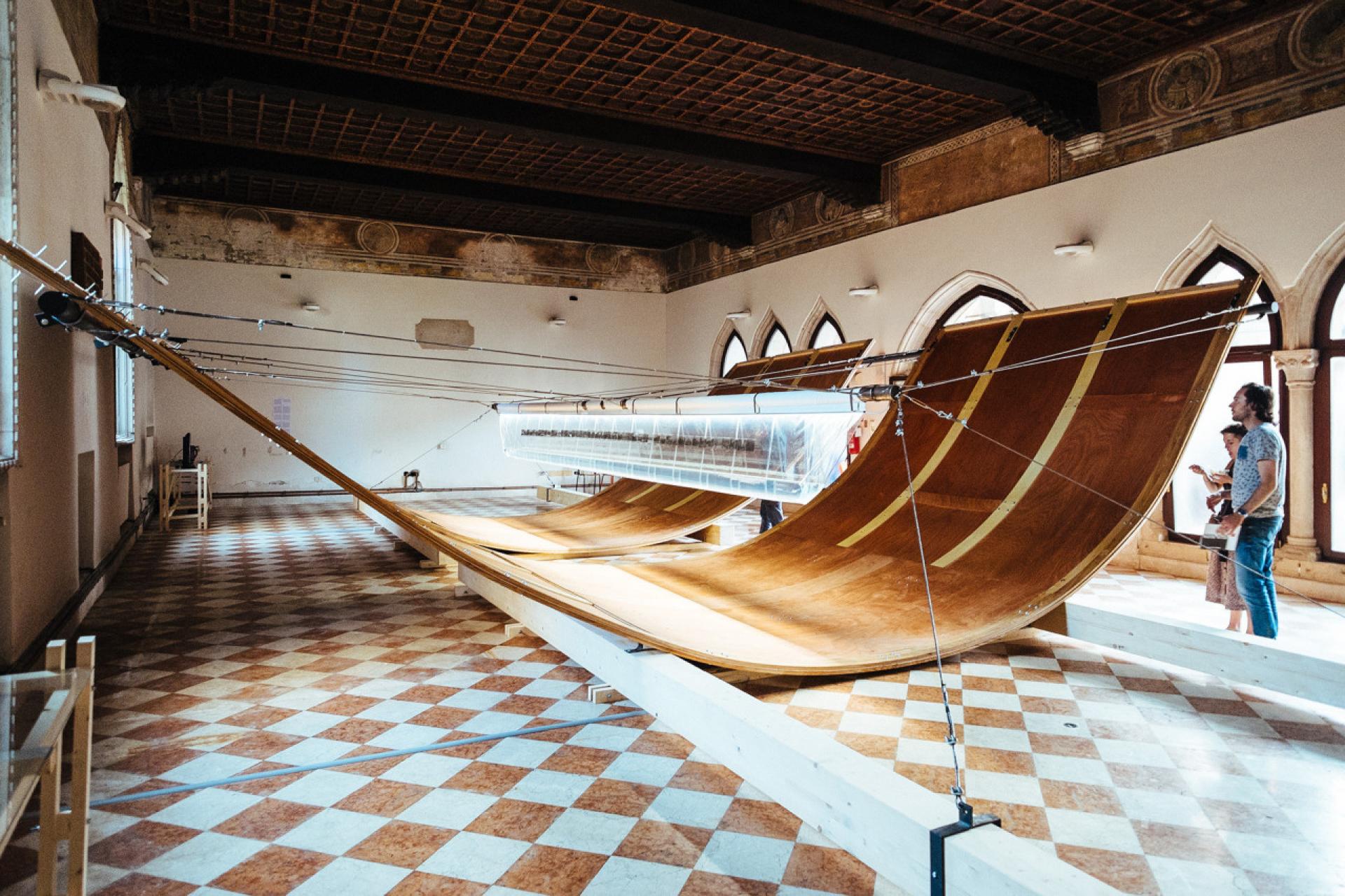 The large scale shell structure designed and built for the project Aqua Alta inside the building hosting the Paraguayan Pavilion (2014). | Photo © Pedro Kok