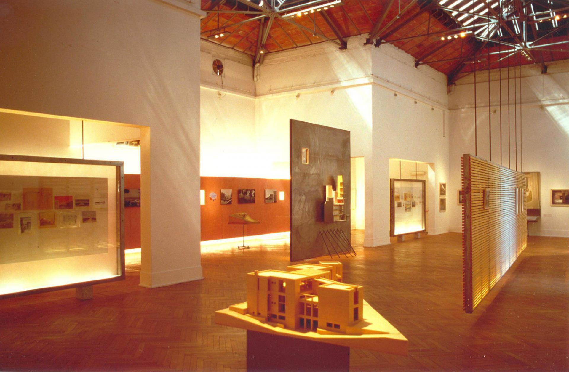 Greek pavilion at Venice Biennale in 1996: Kyriakos Krokos, curator Andreas Giacumatos | Photo © A. Giakoumakatos