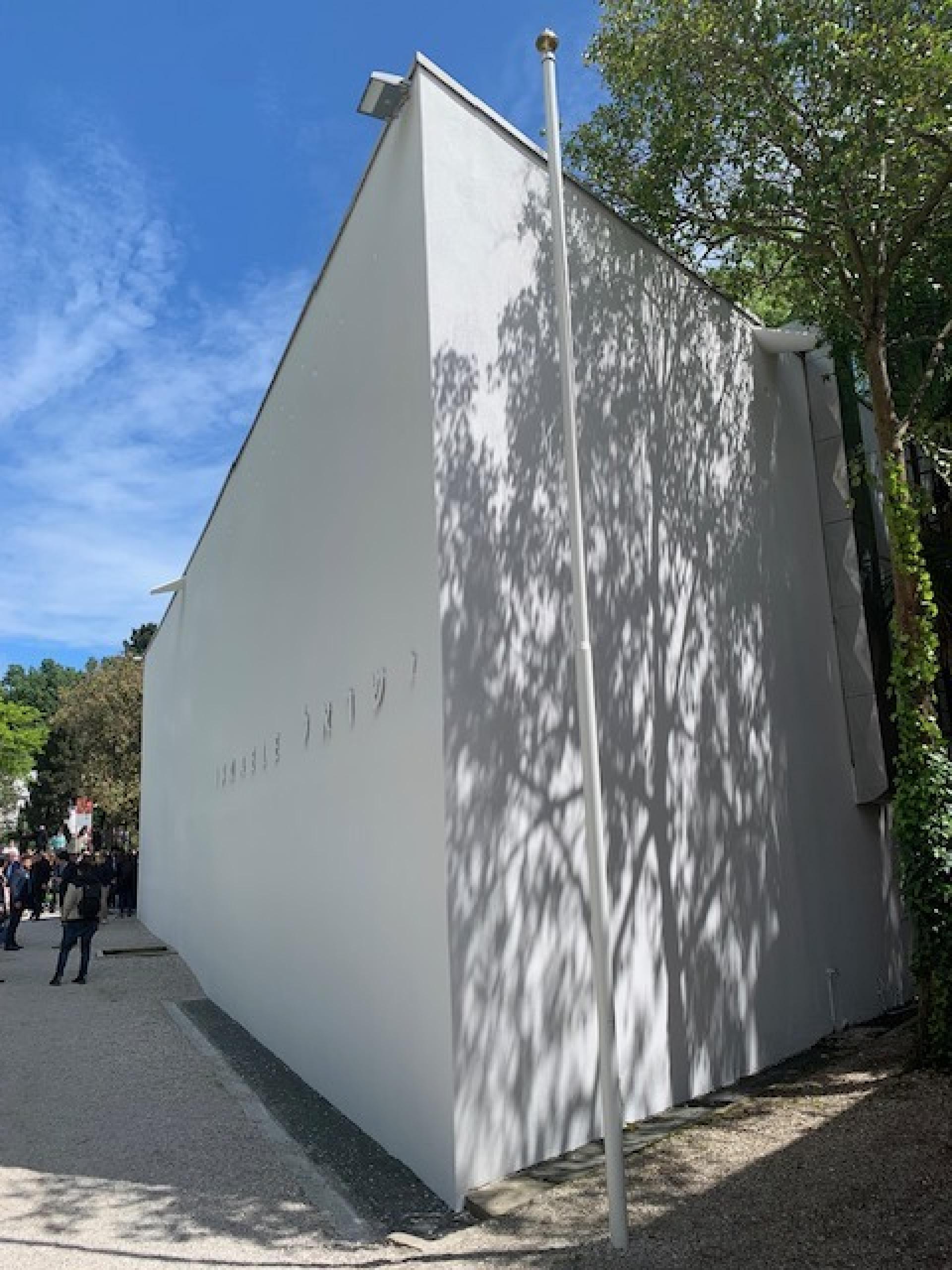 Israeli Pavilion has no possibility to enter.