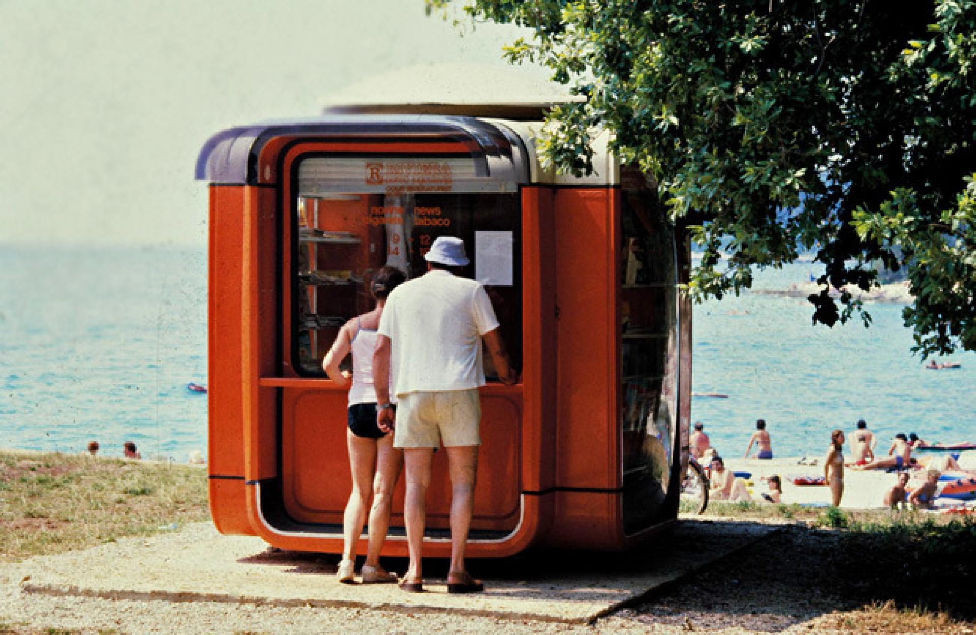 Kiosk K67 by Saša Mächtig was distributed wide across Yugoslavia; on the photo next to the seaside as a tobacco and newspaper stand. | Image © Museum of Architecture and Design MAO, Ljubljana K67