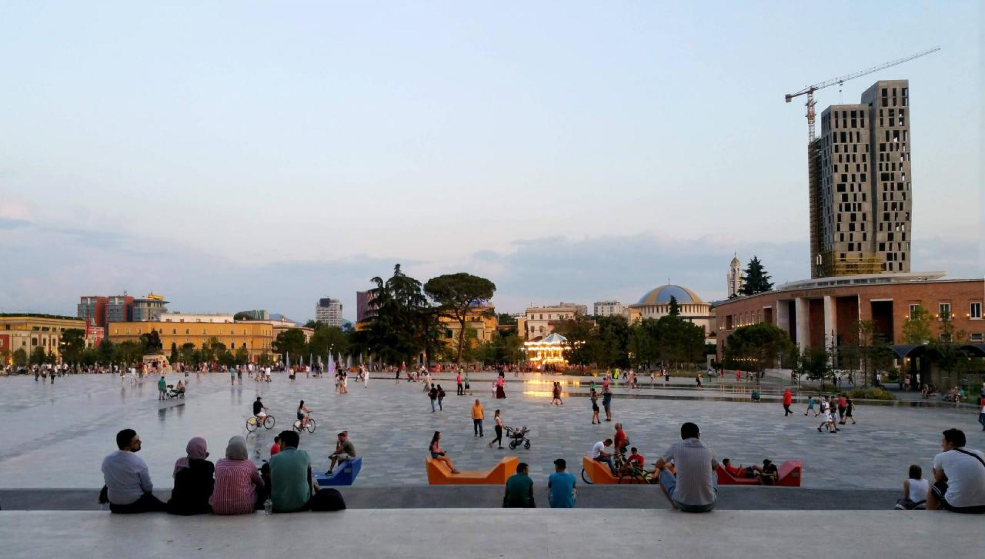 Skanderbeg Square changes it's identity during the evening.| Photo © Open House Tirana