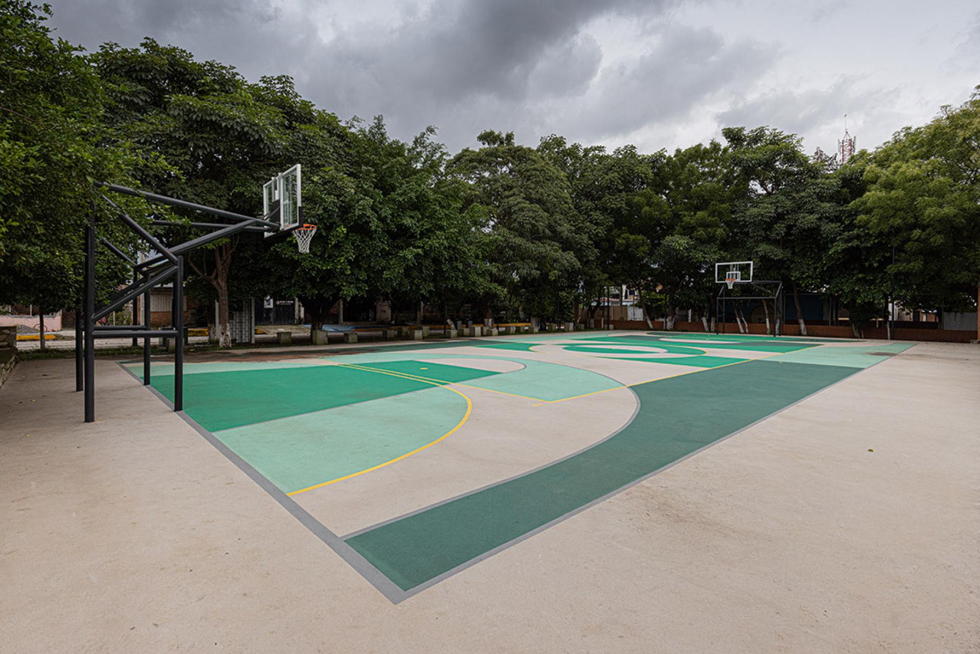 The transformation of the neglected park in San Angel del Pedregal in Tapachula, Chiapas into a playground by LAU. Photo © Fernando Díaz Vidaurri