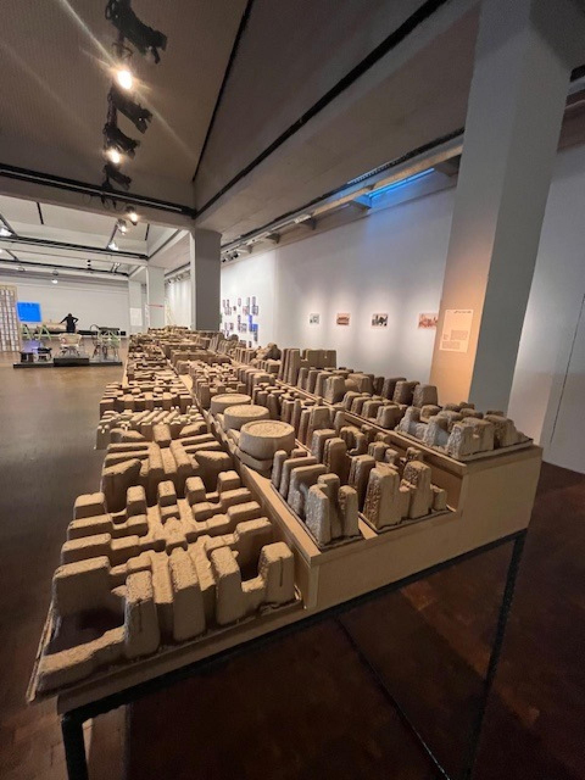 Kader Attia, Hypomnemata, 2023, Attia argues that the aesthetics of modernism, from architecture to everyday objects like packaging materials, reflect processes of cultural appropriation.© Kader Attia. © VG Bild-Kunst, Bonn 2023