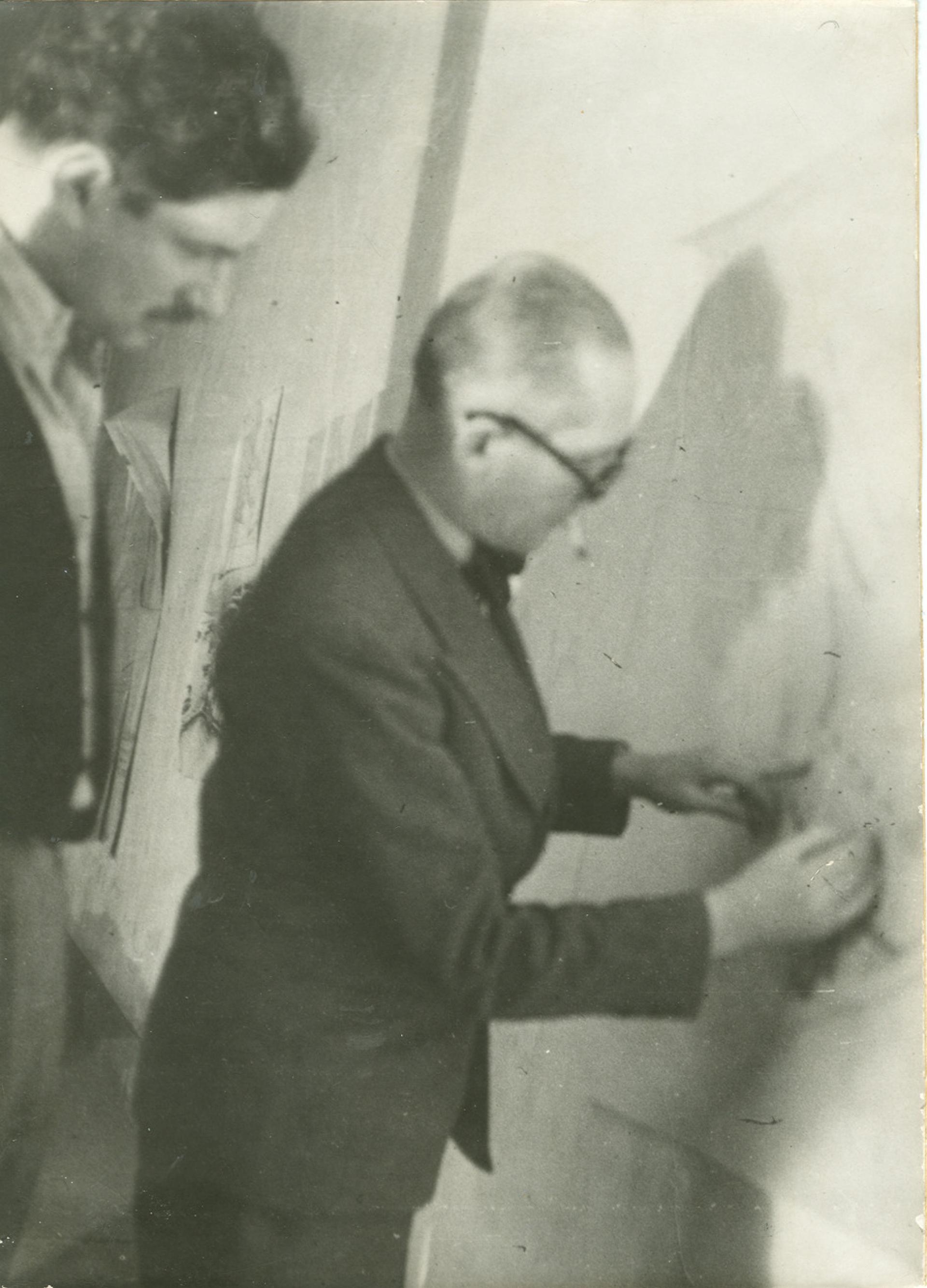 Marjan Tepina and Le Corbusier in the Paris atelier (1939). | Source © MAO Collection