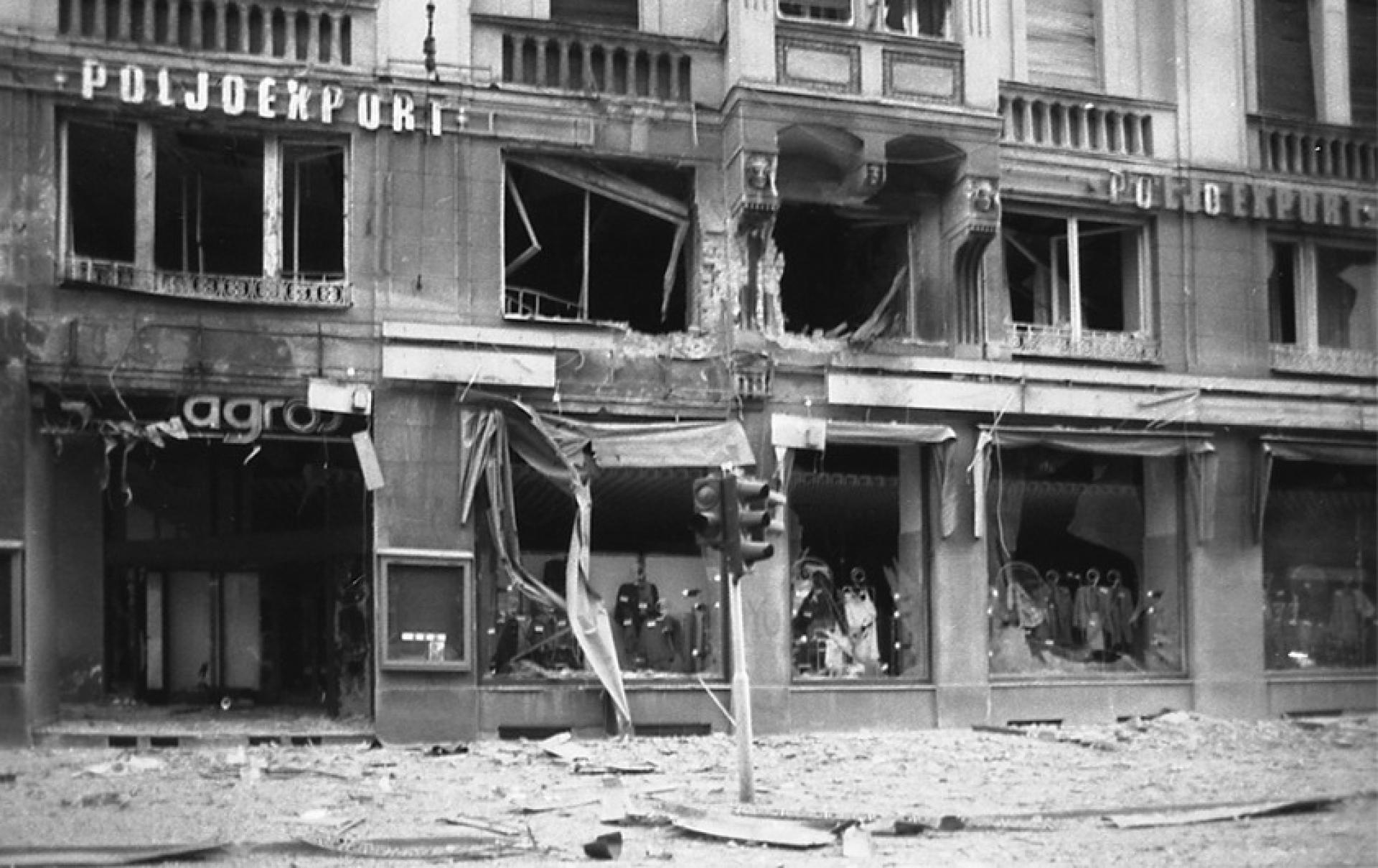 Destruction of Sarajevo. | Photo by Zoran Kanlić (1993-1994)