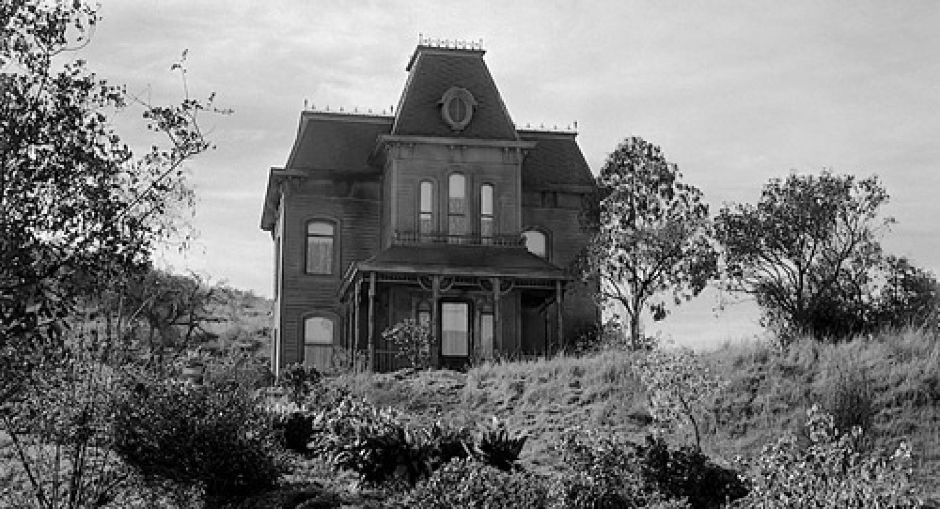Bates Home in Psycho (1960) via Retroweb