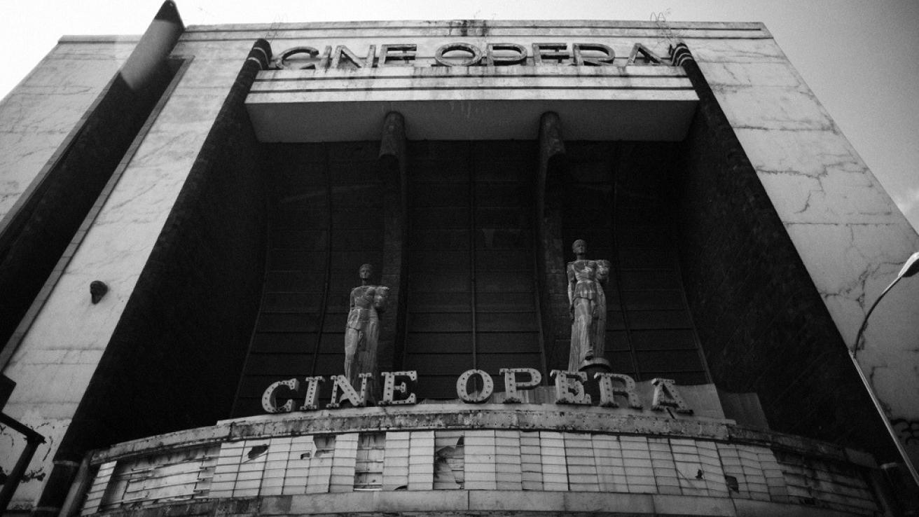 FOMA 18: Building Up the Screen - The Rise and Fall of the Mexican Cinema Spaces